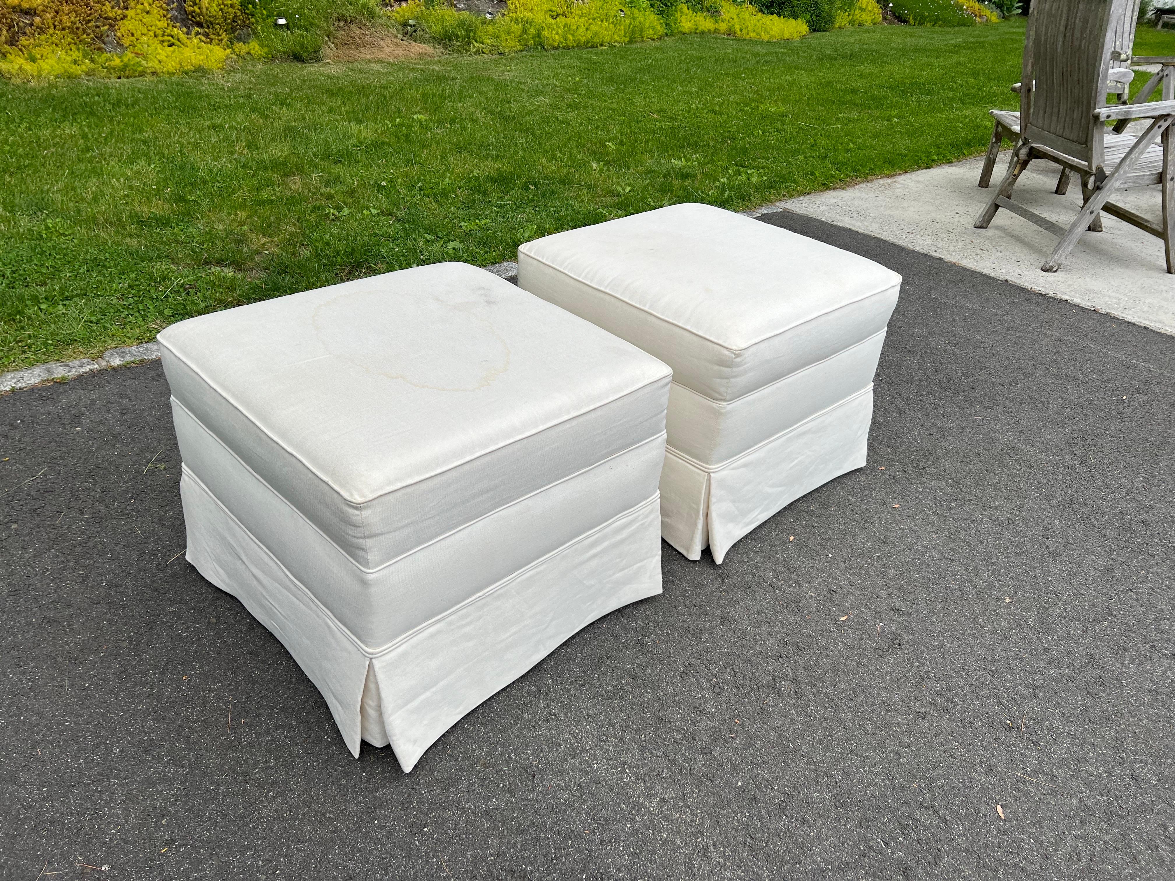 Cotone Coppia di ottomane quadrate oversize in cotone bianco in vendita