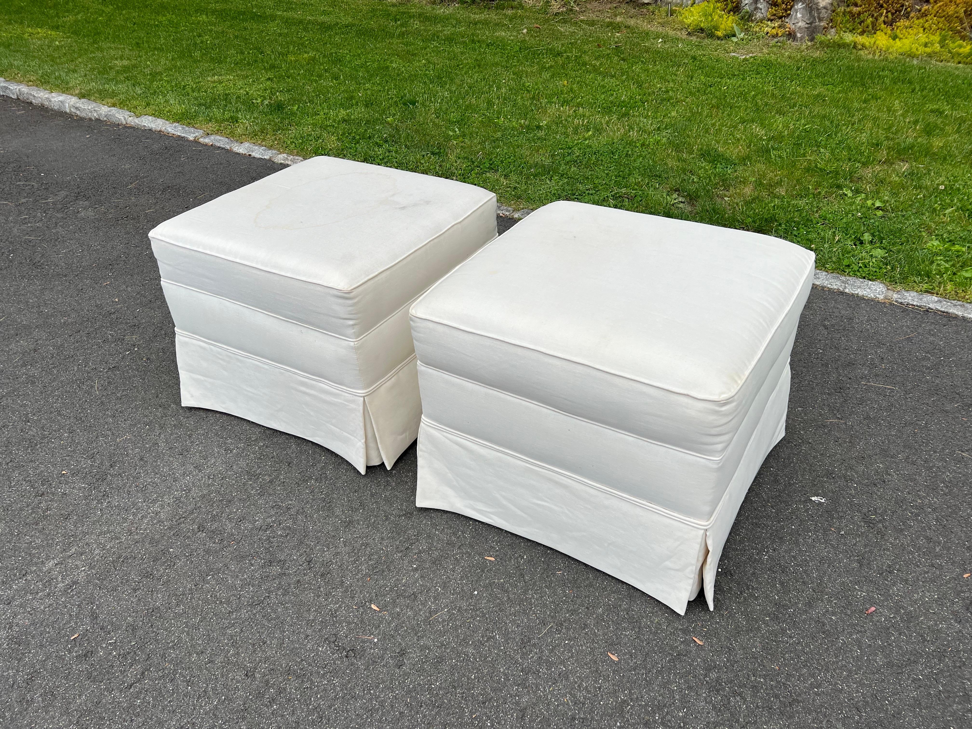 Coppia di ottomane quadrate oversize in cotone bianco in vendita 1