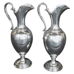 Pareja de tallas grandes de plata de ley Tiffany & Co. Jarras, años 50.