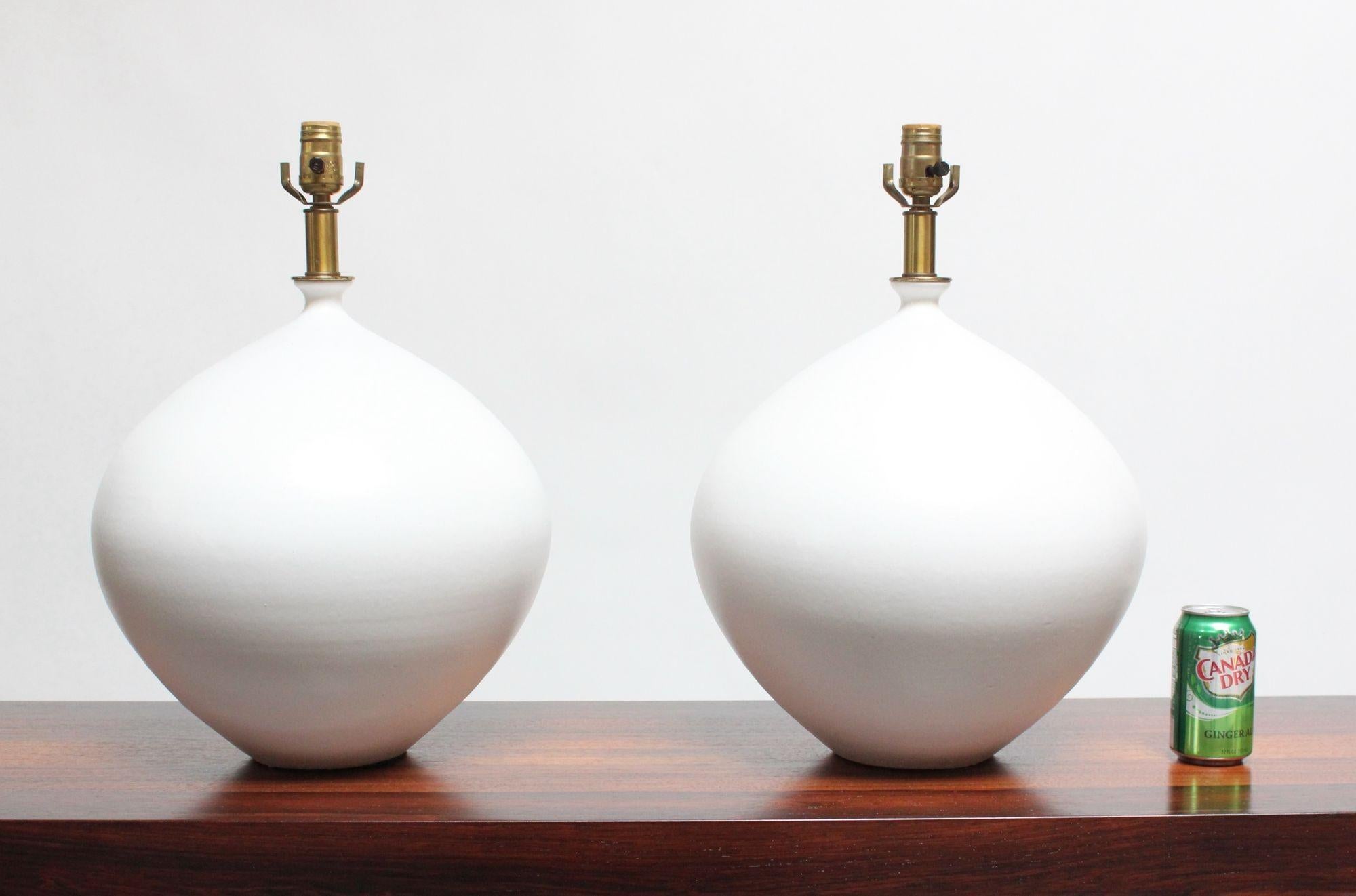 Mid-20th Century Pair of Oversized White Ceramic Table Lamps by Lee Rosen for Design Technics For Sale