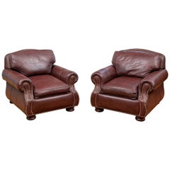 Paire de fauteuils club en cuir oxblood de Hancock & Moore