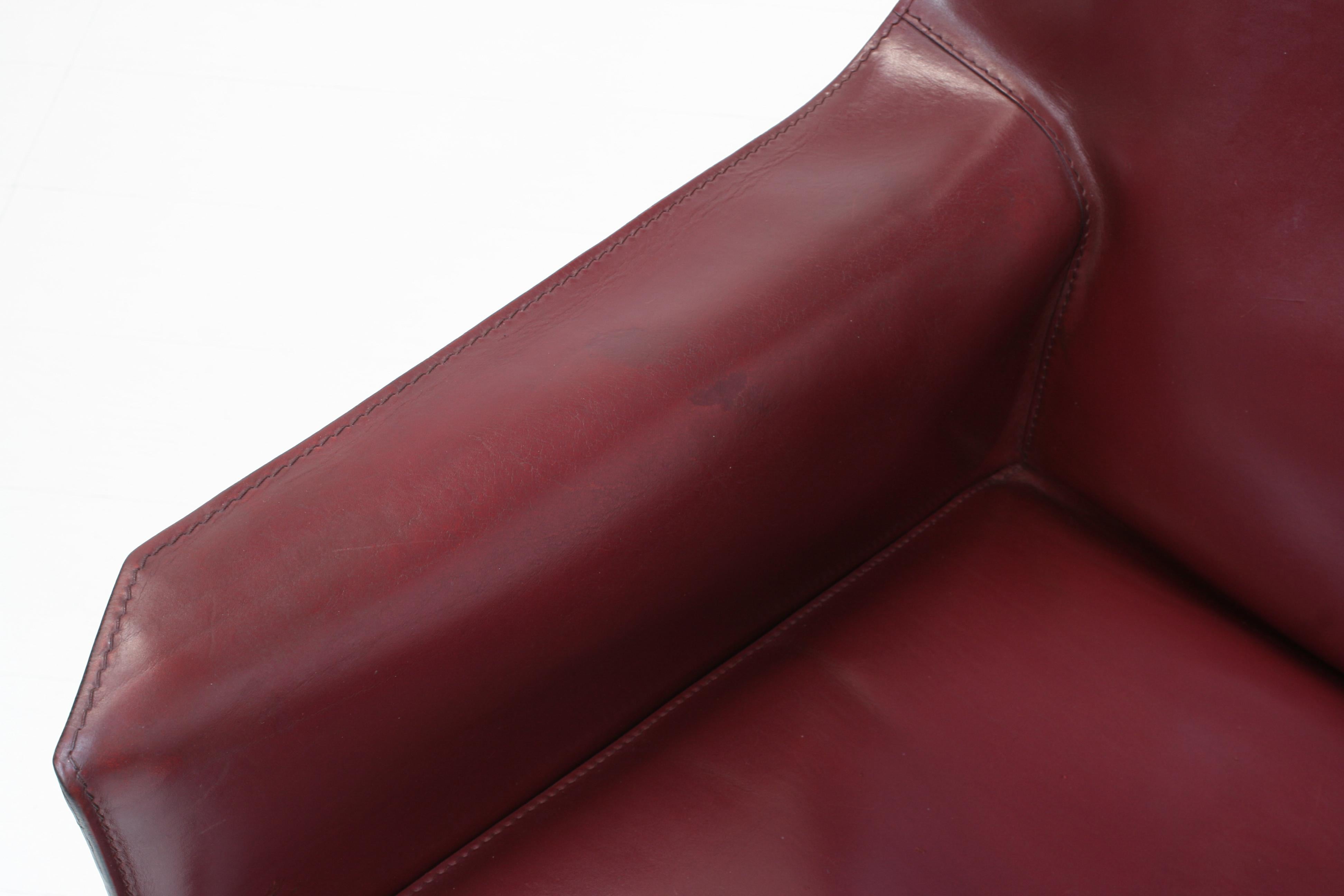 Pair of Oxblood Red Leather Cab 414 Armchairs by Mario Bellini for Cassina In Good Condition For Sale In Izegem, VWV