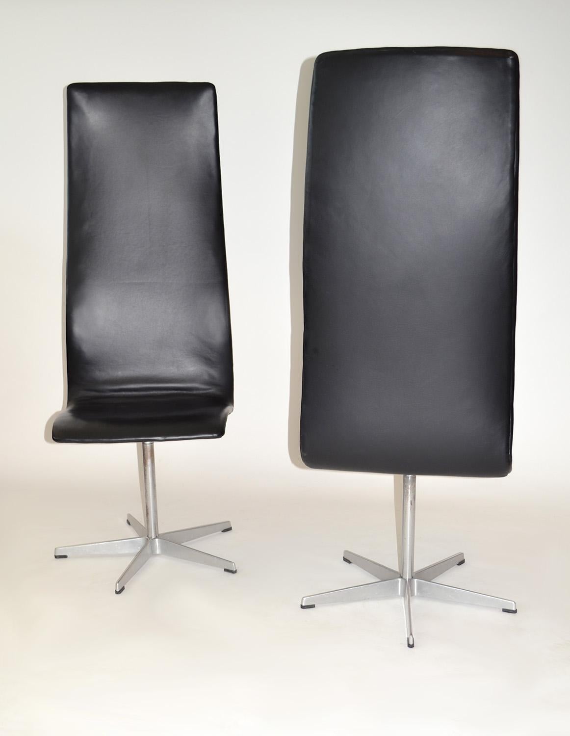 Paar schwarze Oxford-Stühle von Arne Jacobsen für Fritz Hansen, Dänemark 1960er Jahre im Zustand „Gut“ im Angebot in Fort Lauderdale, FL