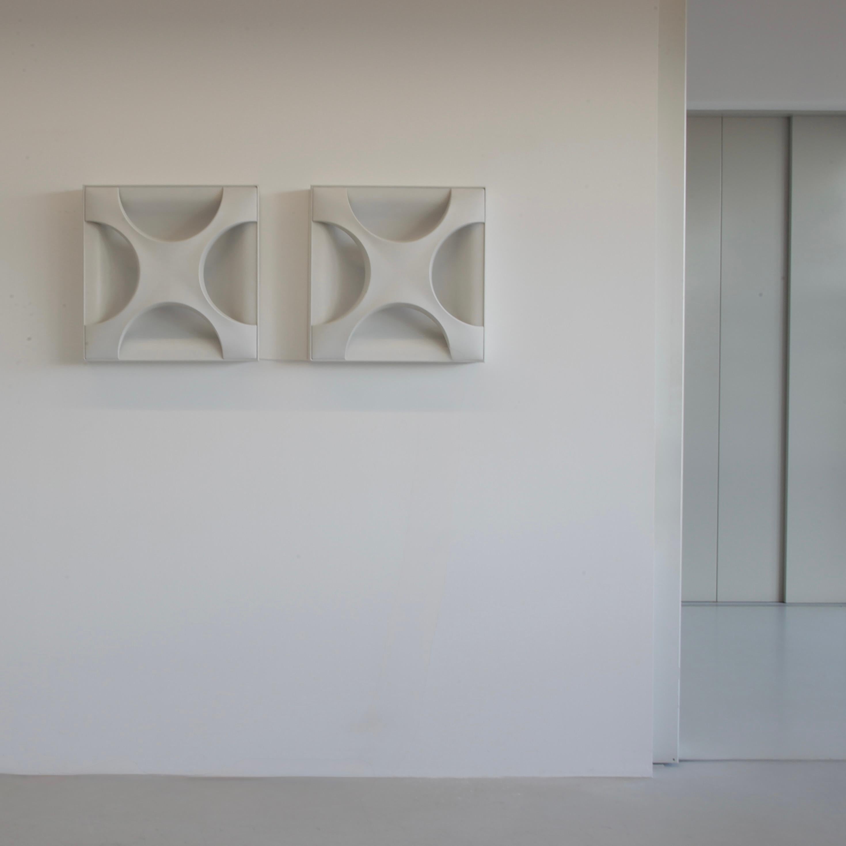 Ein Paar Cross Oyster Wall Lights von Rolf KRUEGER, 1968 im Zustand „Gut“ in Berlin, Berlin