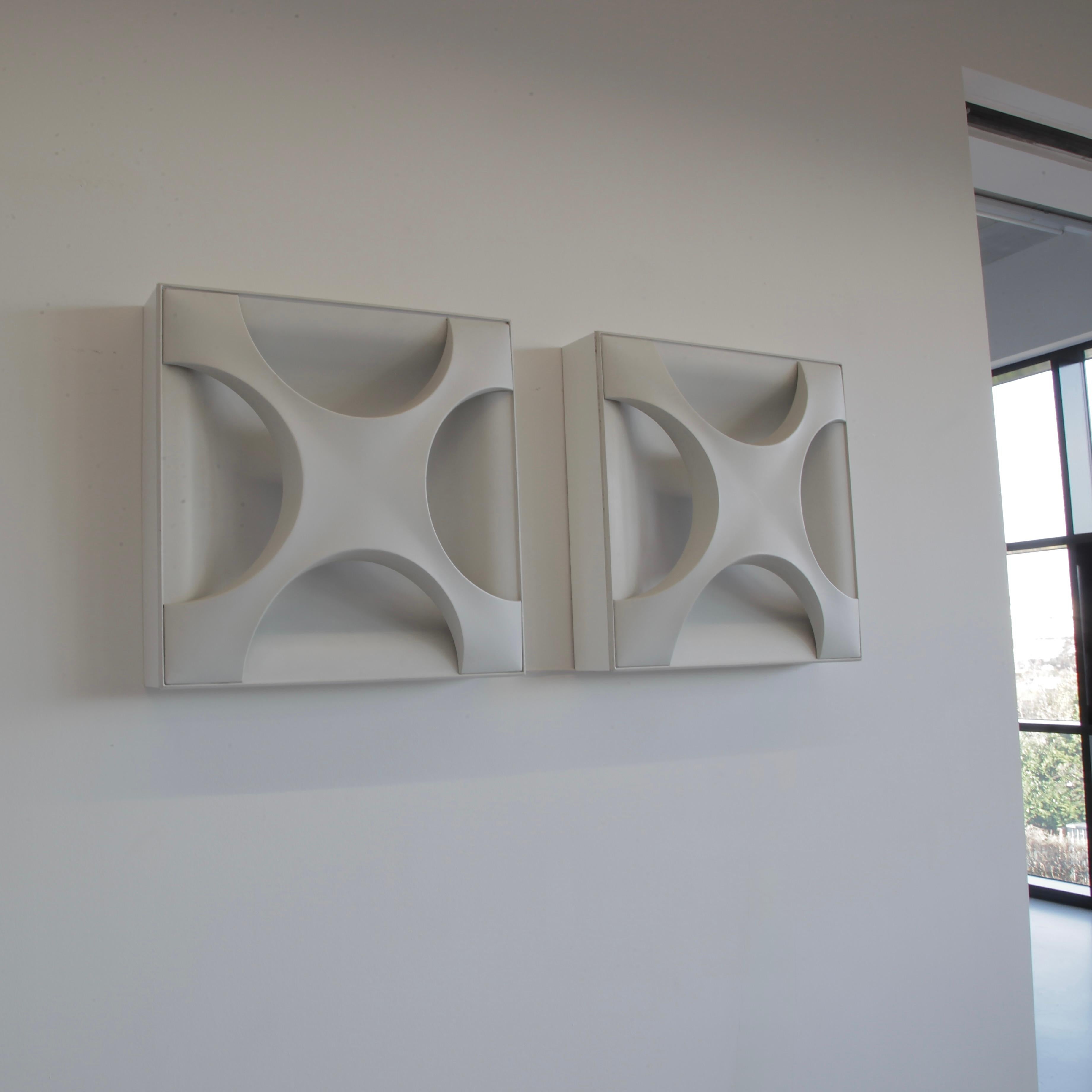 Ein Paar Cross Oyster Wall Lights von Rolf KRUEGER, 1968 (Mitte des 20. Jahrhunderts)