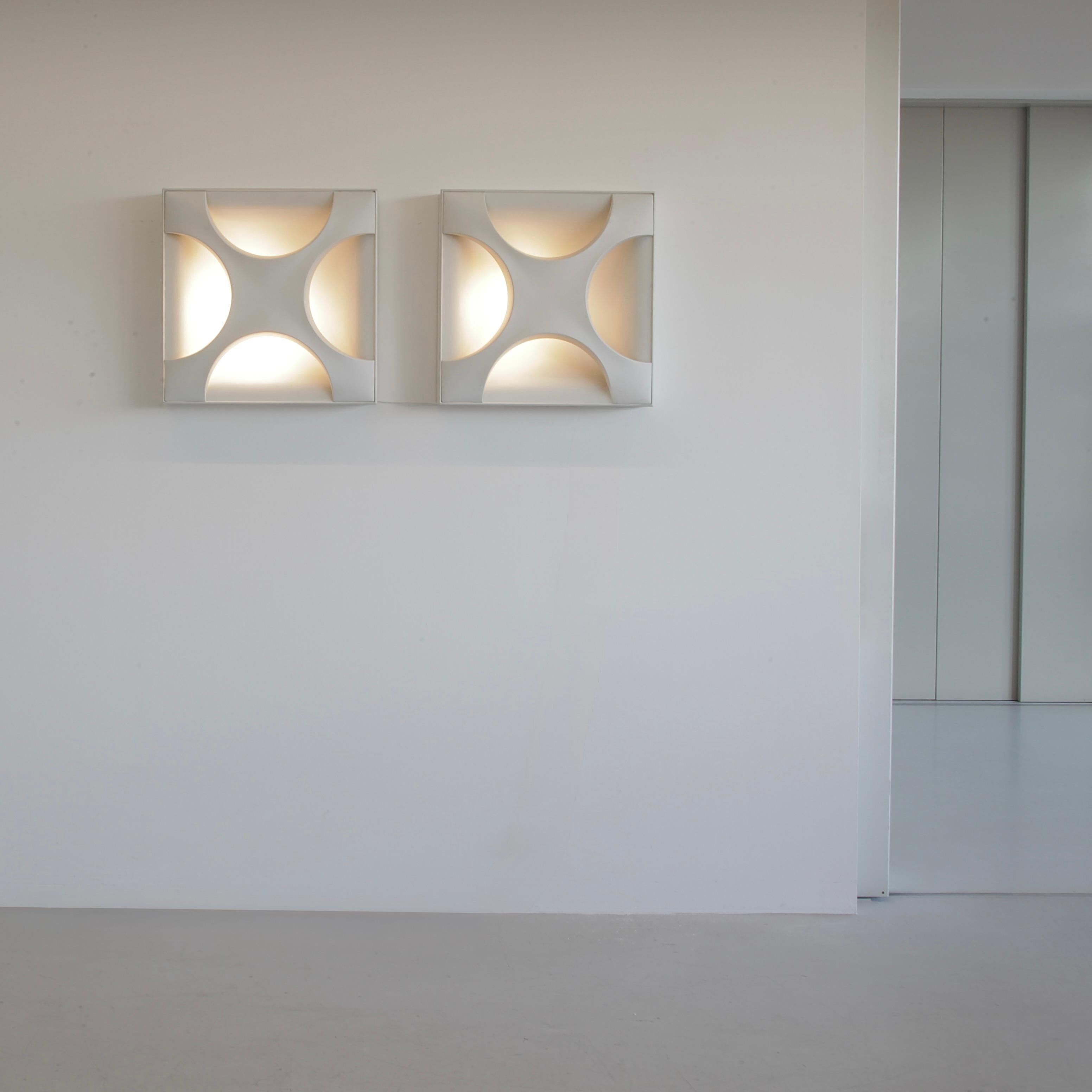 Ein Paar Cross Oyster Wall Lights von Rolf KRUEGER, 1968 (Metall)