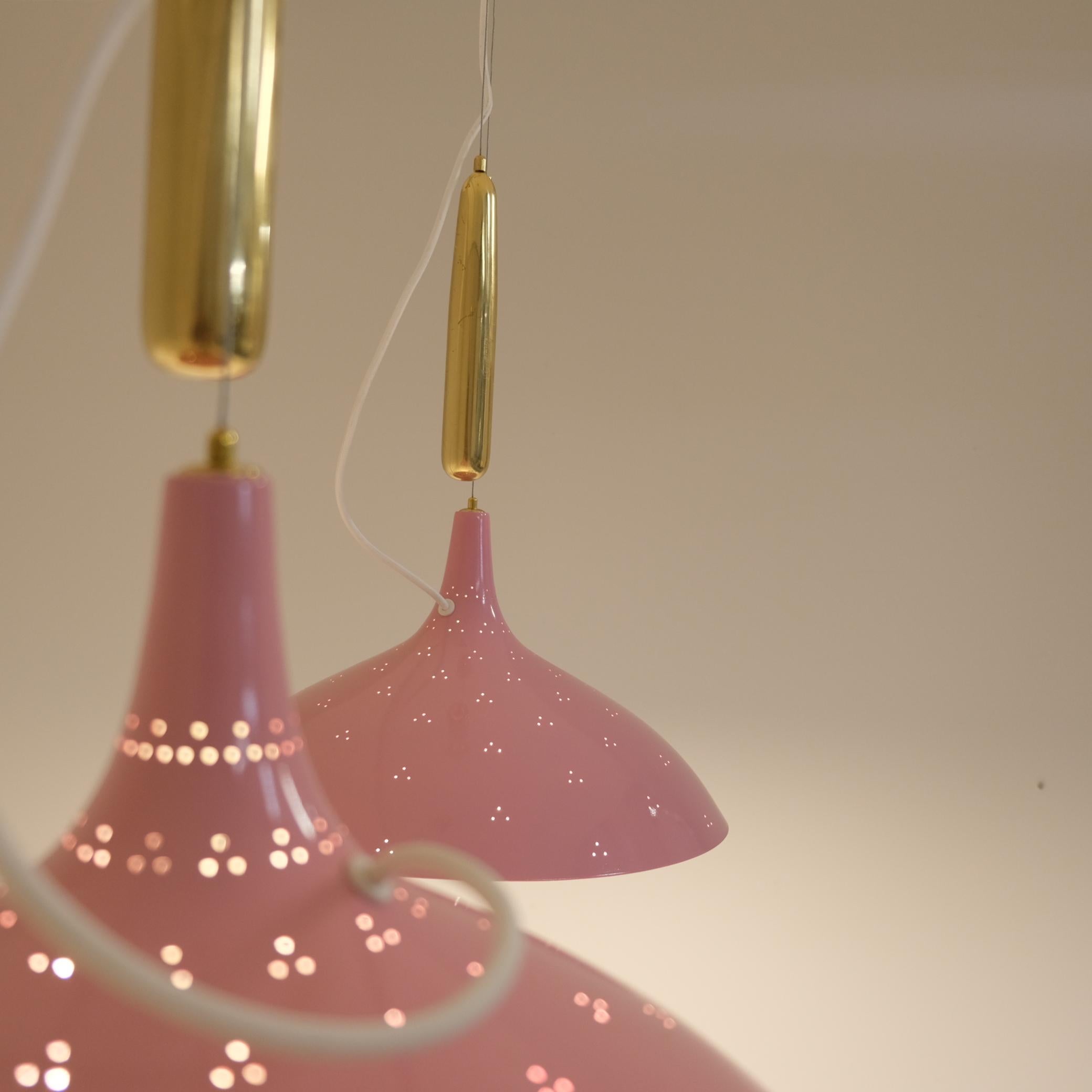 Coppia di lampade da soffitto regolabili Paavo Tynell modello A1965 in rosa, Taito 1950 in vendita 4