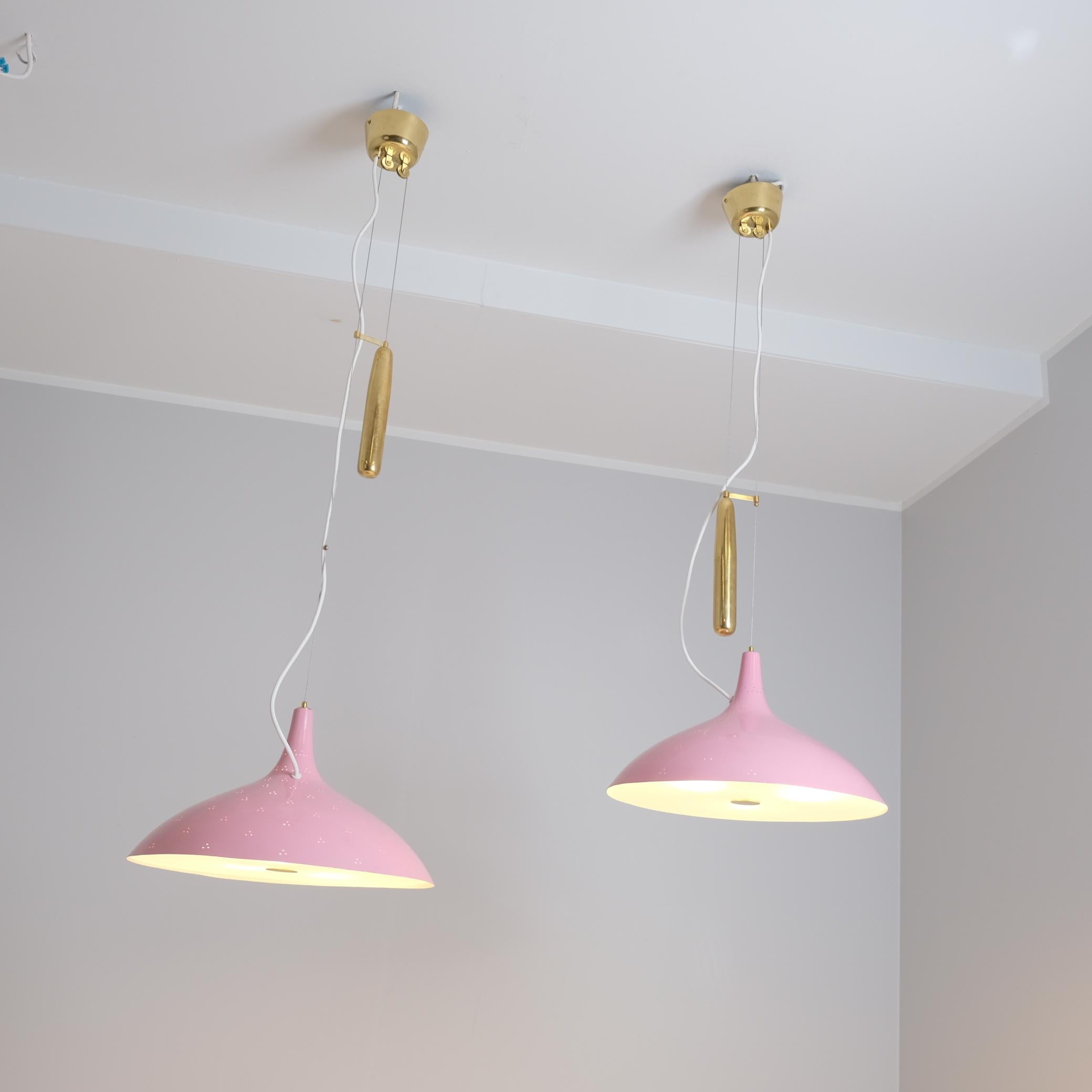 Coppia di lampade da soffitto regolabili Paavo Tynell modello A1965 in rosa, Taito 1950 in vendita 6