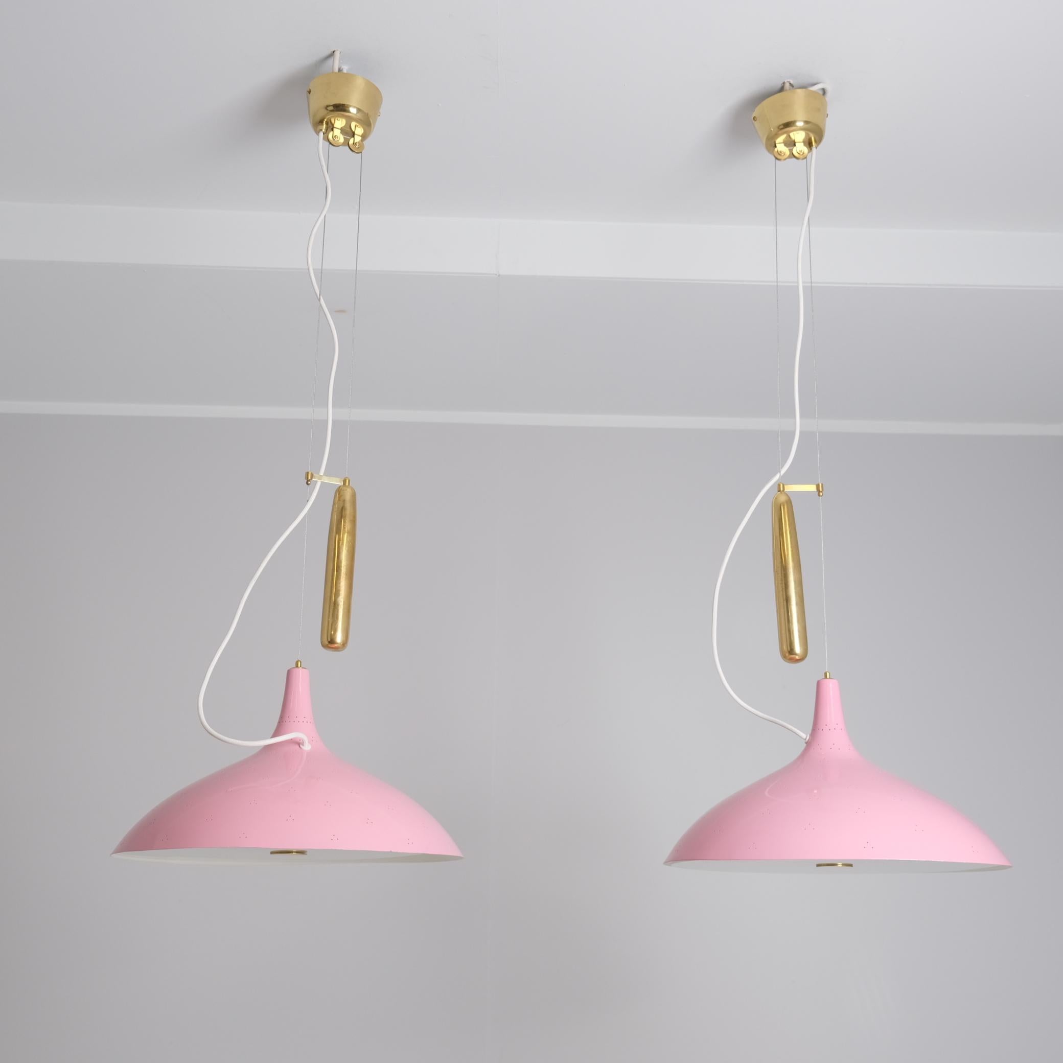 Coppia di lampade da soffitto regolabili Paavo Tynell modello A1965 in rosa, Taito 1950 in vendita 10