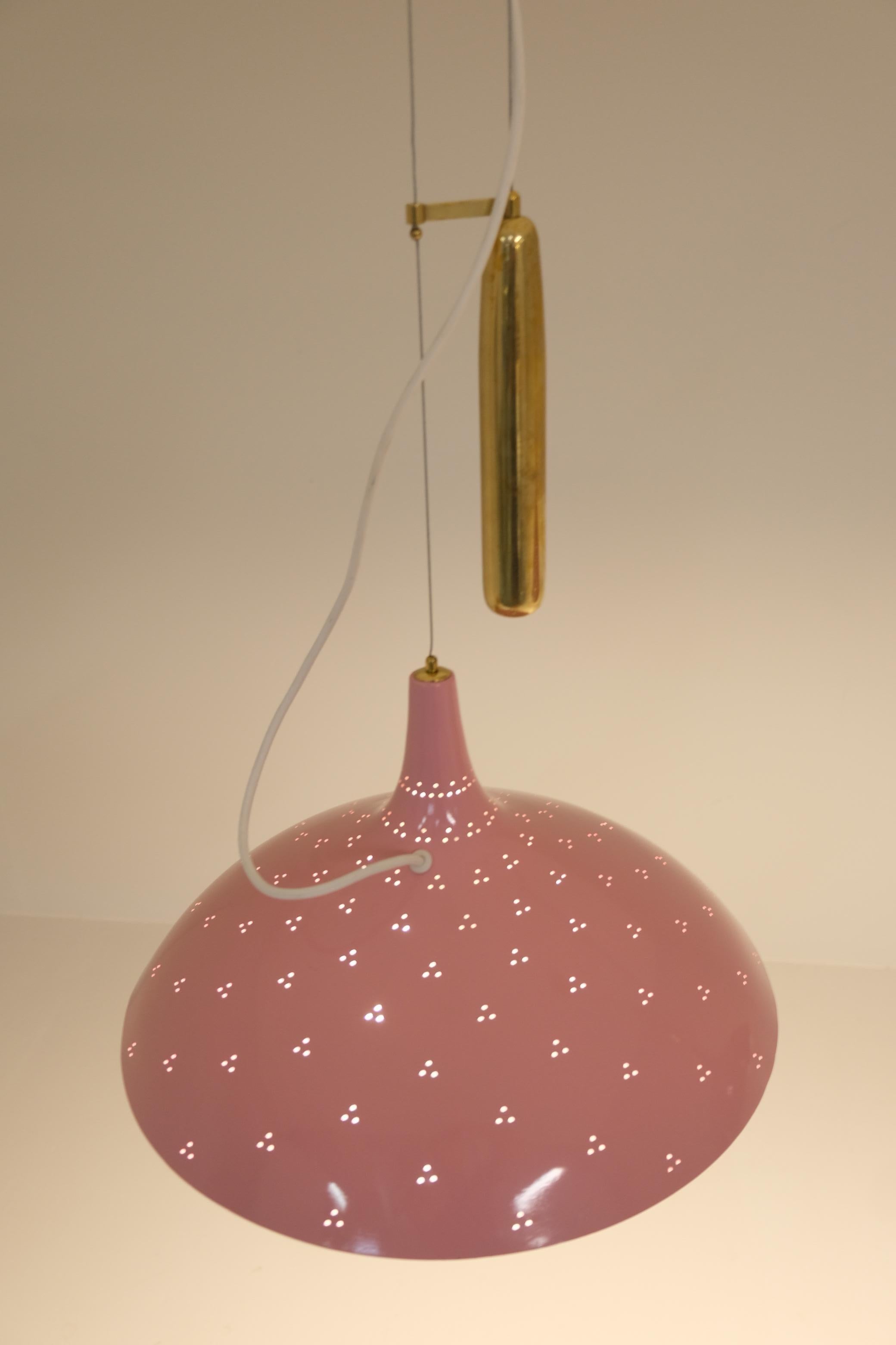 Coppia di lampade da soffitto regolabili Paavo Tynell modello A1965 in rosa, Taito 1950 in vendita 2