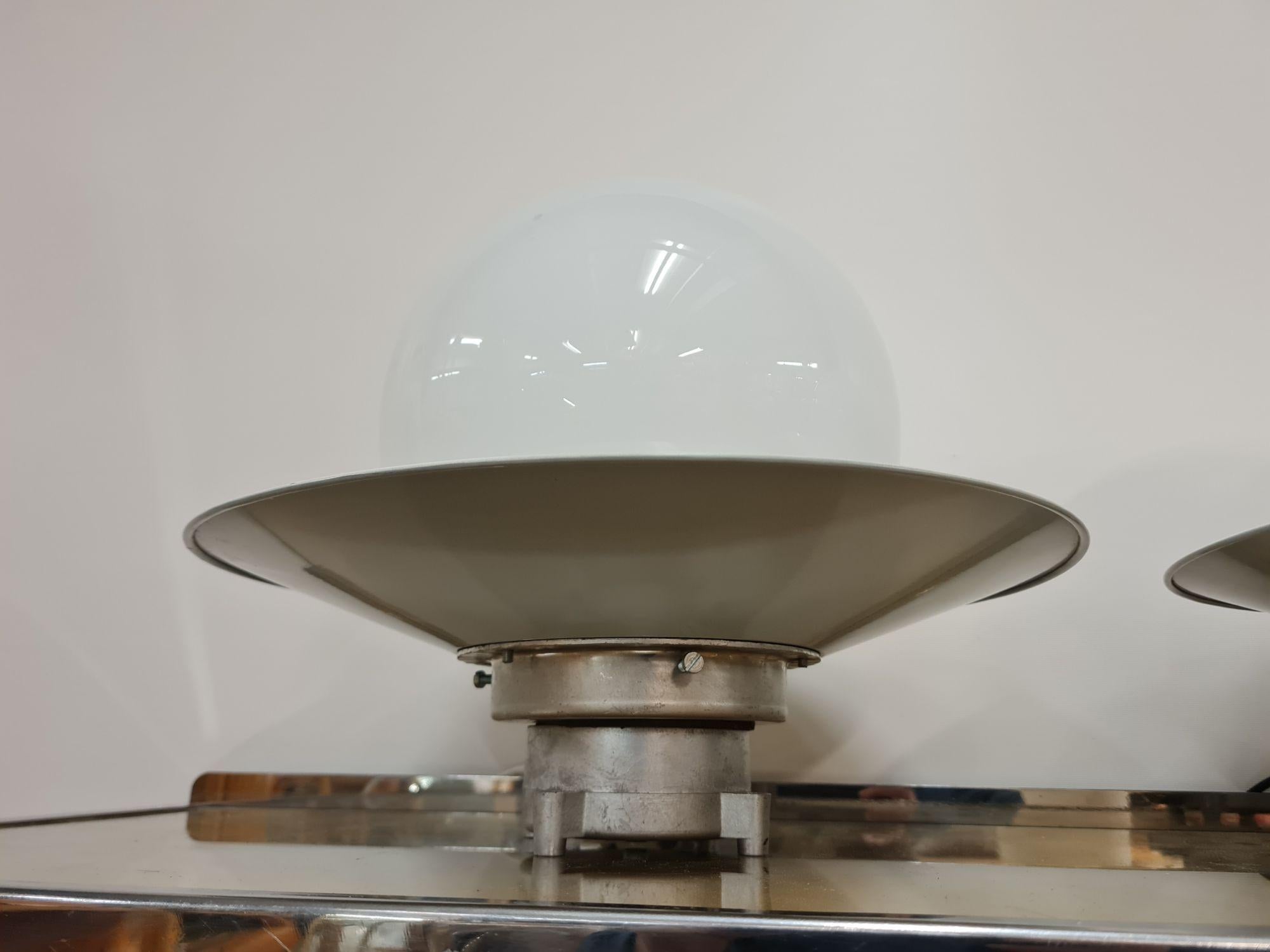 Paar Paavo Tynell Outdoor / Indoor Industrial Lampen Modell H9-100, Idman 1960er Jahre (Finnisch) im Angebot