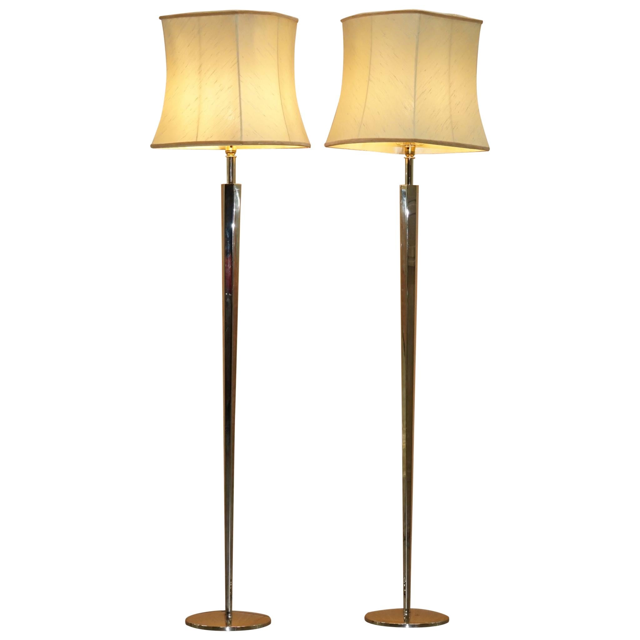 Barbara Barry paire de lampadaires Pacific Heights Boyd Lighting en vente