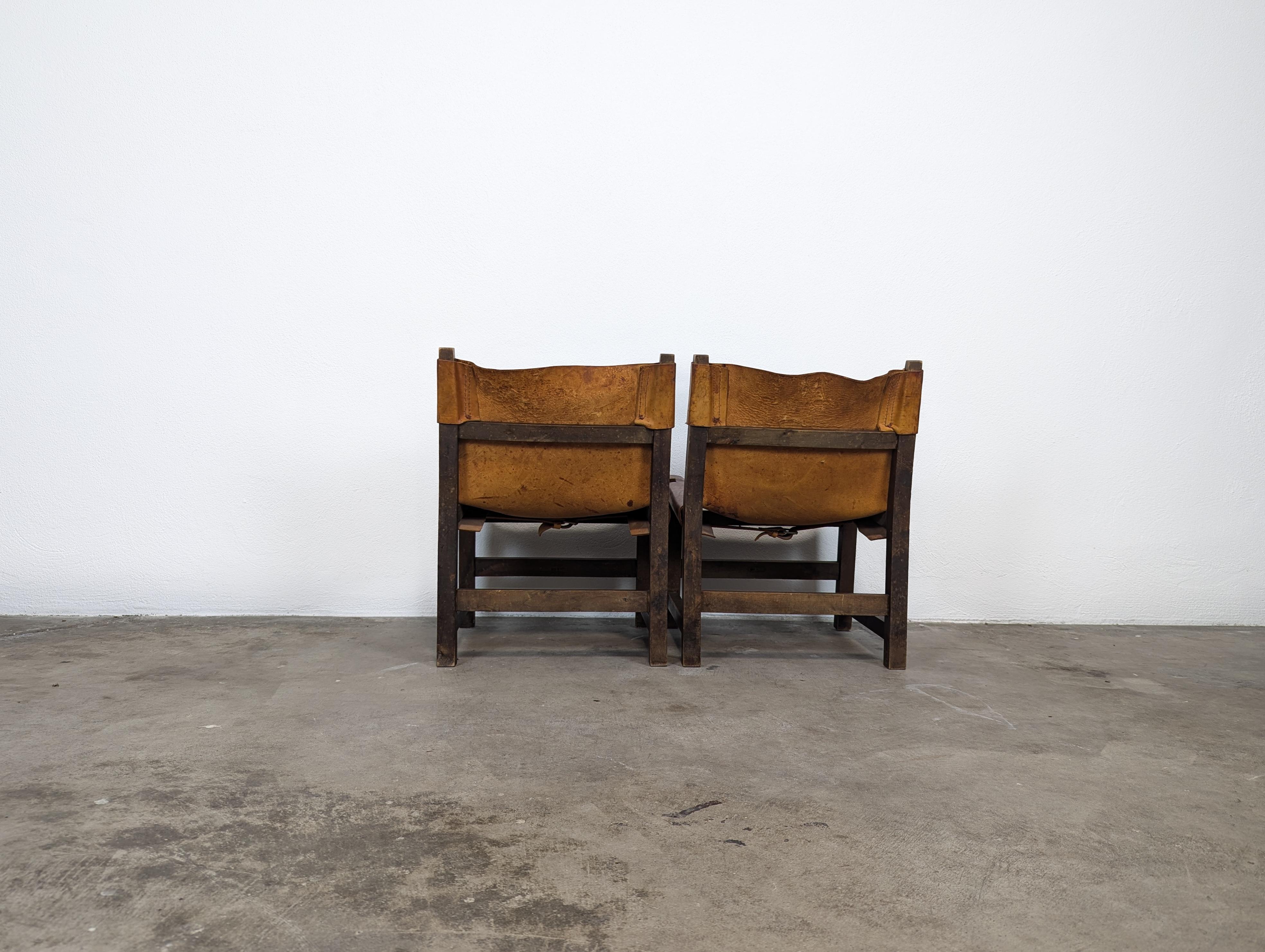 Pair of Paco Muñoz for Darro, 'Riaza' Chair Walnut and Leather, Spain, c1960s For Sale 4