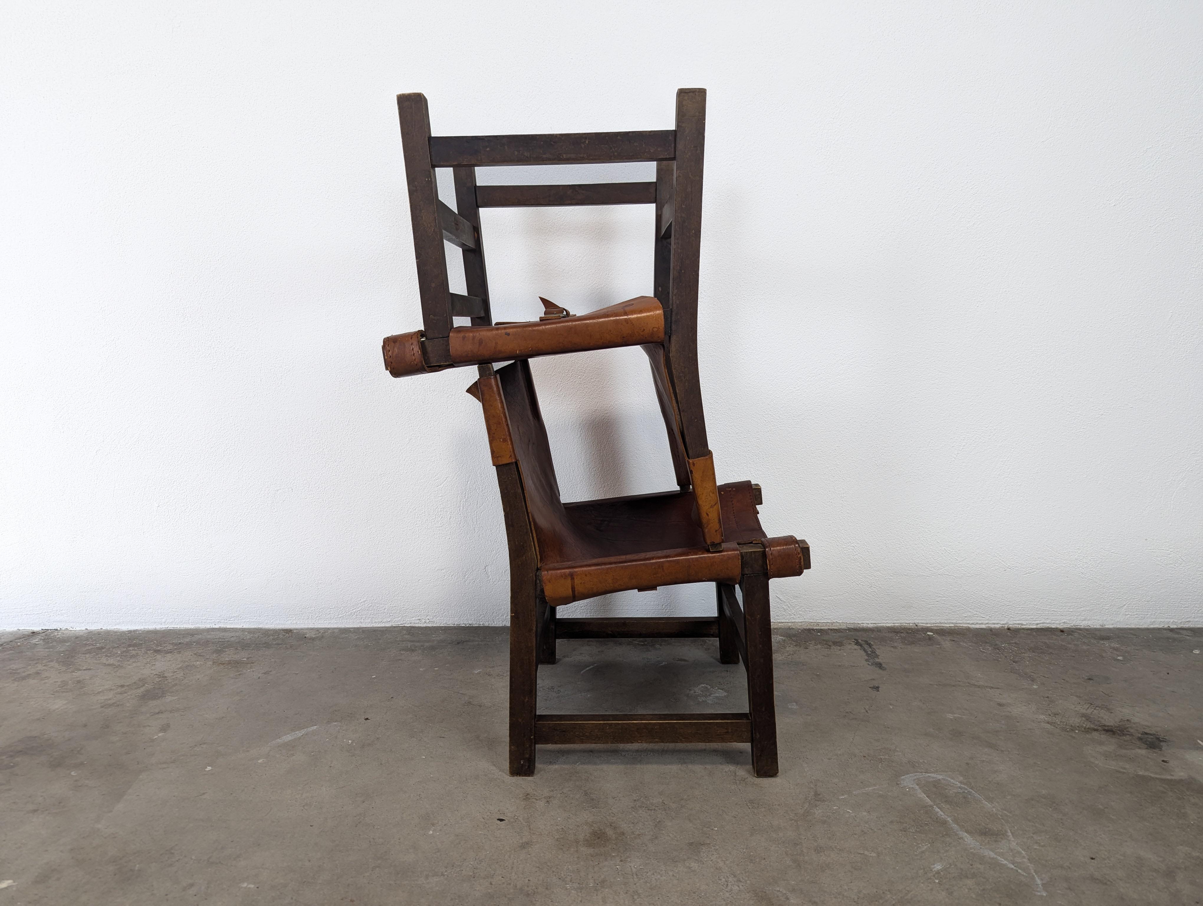 Pair of Paco Muñoz for Darro, 'Riaza' Chair Walnut and Leather, Spain, c1960s For Sale 6