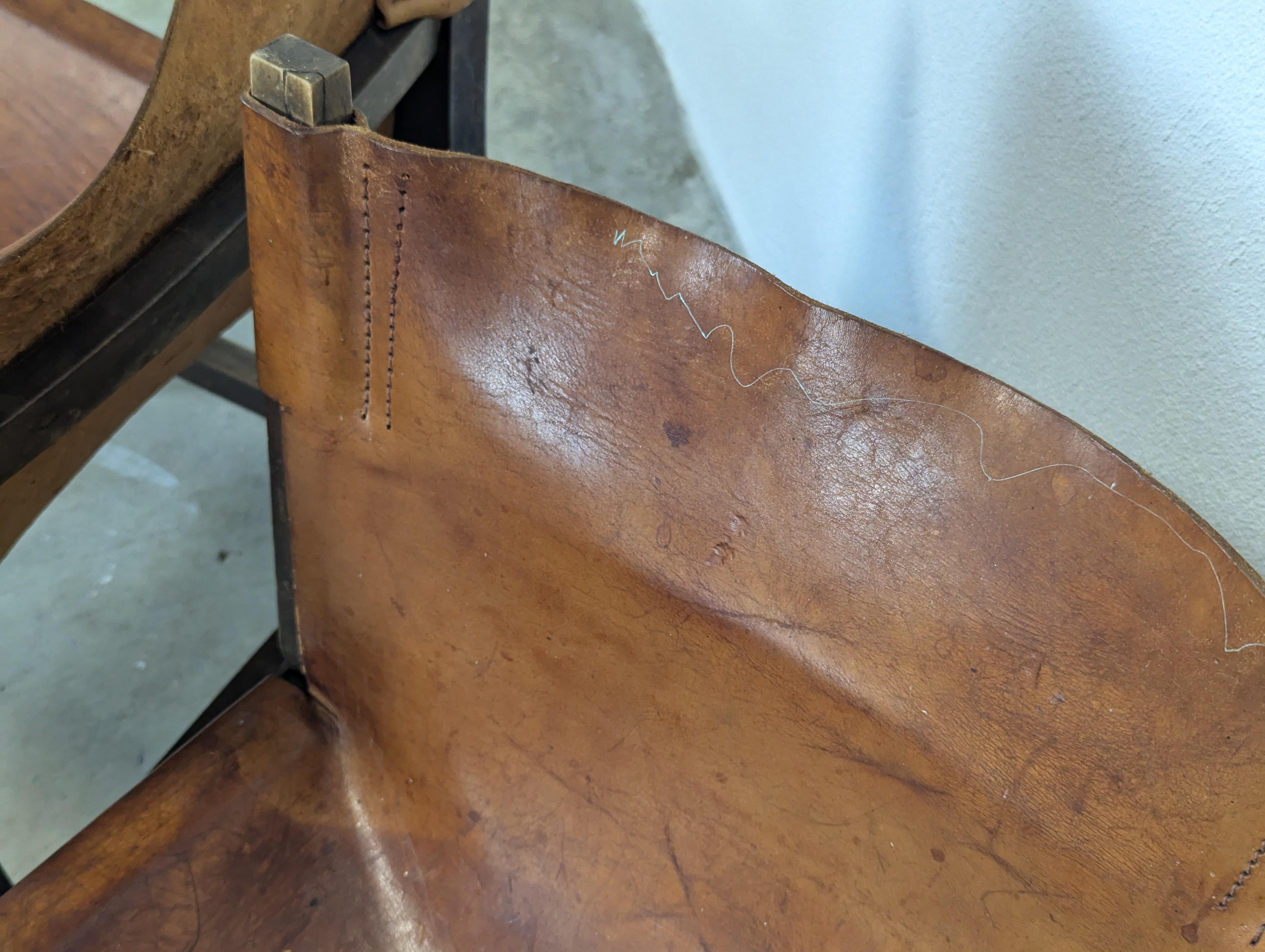 Pair of Paco Muñoz for Darro, 'Riaza' Chair Walnut and Leather, Spain, c1960s For Sale 10