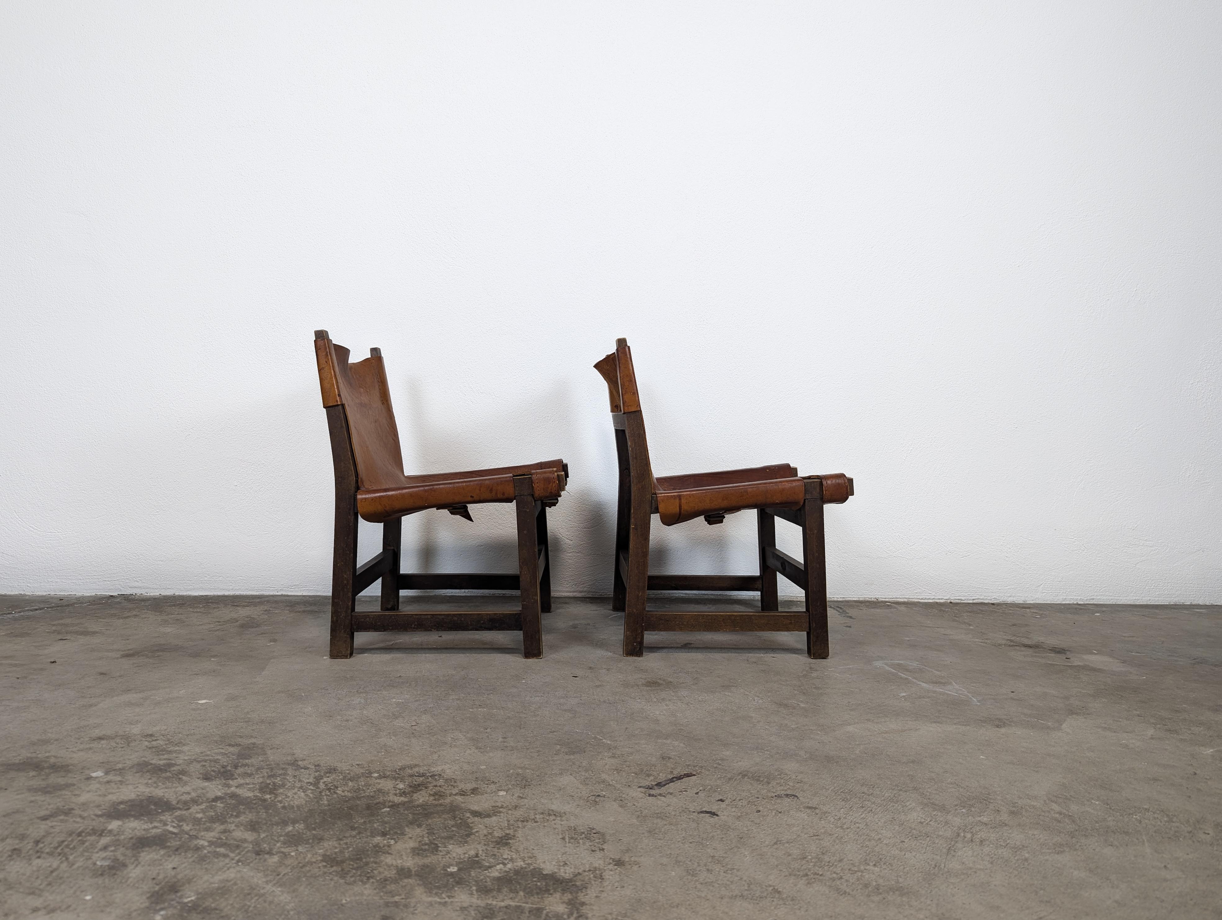 Mid-Century Modern Pair of Paco Muñoz for Darro, 'Riaza' Chair Walnut and Leather, Spain, c1960s For Sale