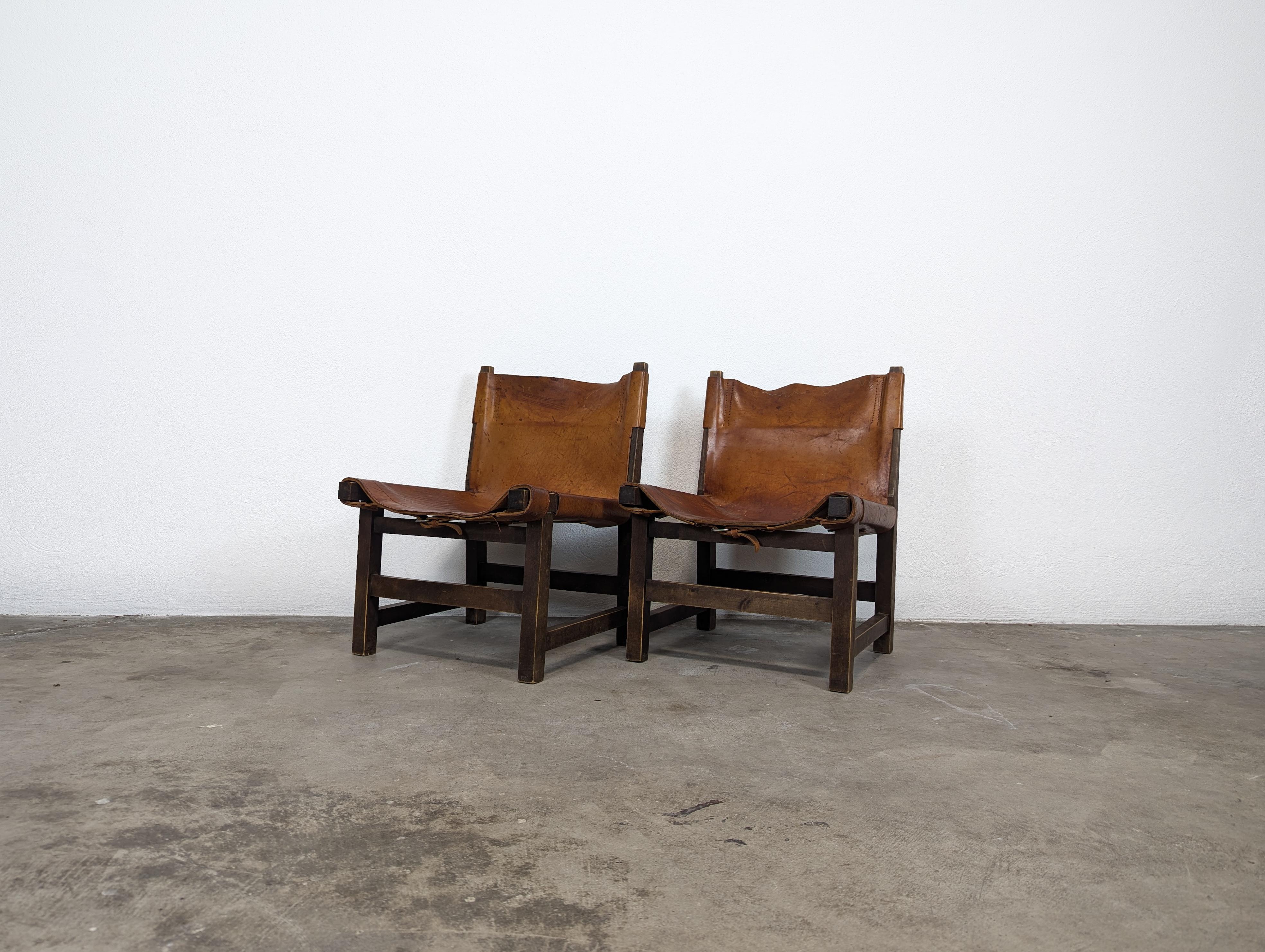 Pair of Paco Muñoz for Darro, 'Riaza' Chair Walnut and Leather, Spain, c1960s For Sale 1