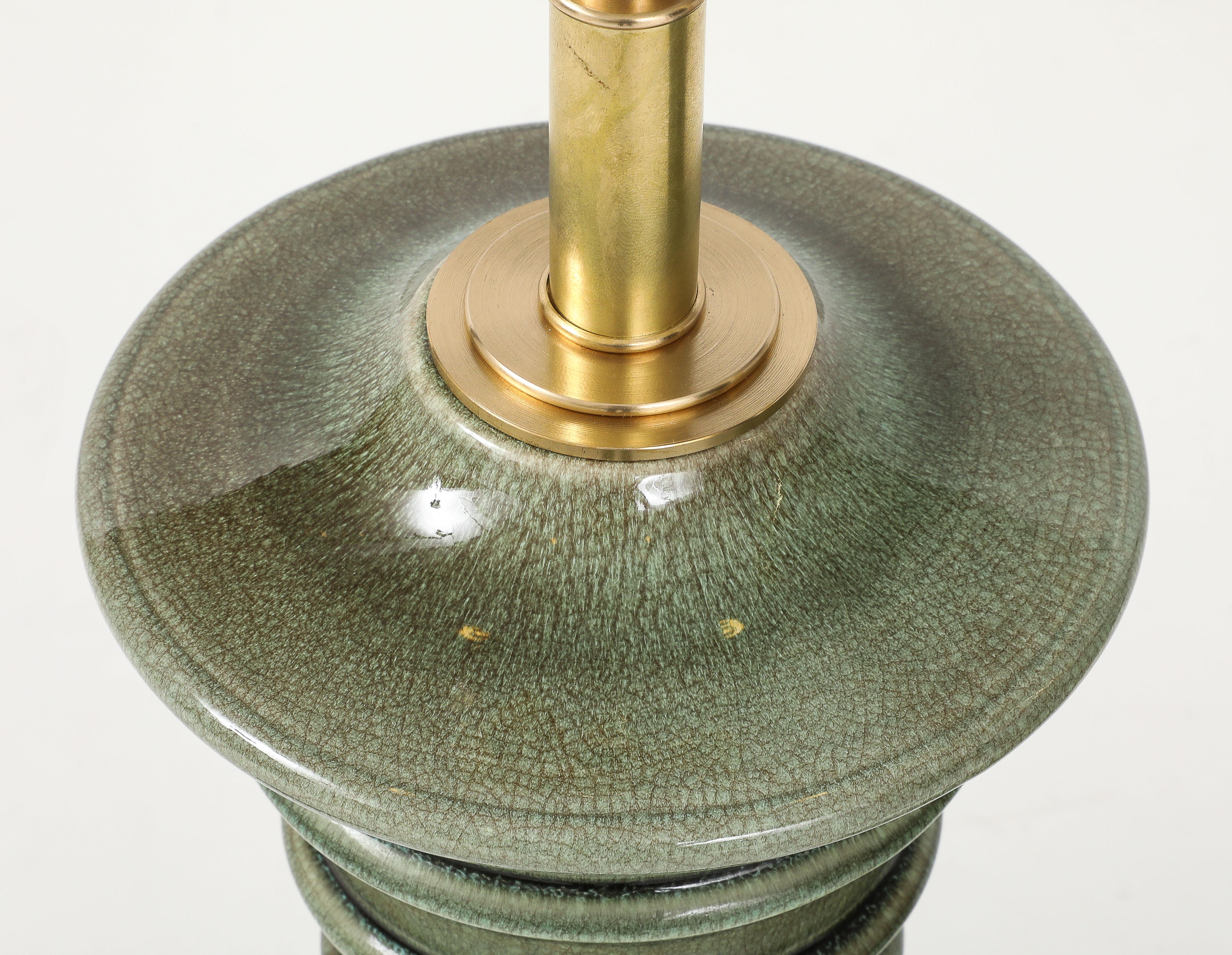 Paire de lampes en céramique en forme de pagode avec une belle finition émaillée mousse. en vente 1