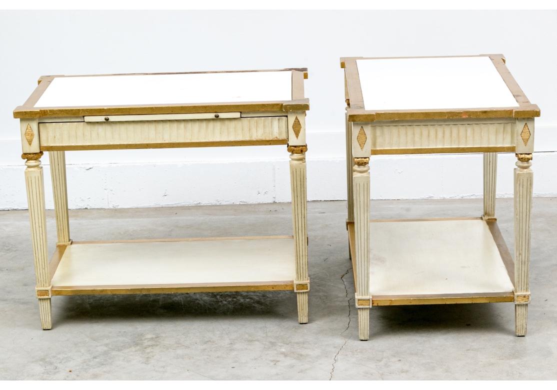 Coppia di tavolini a cassetto neoclassici decorati a vernice con piano in marmo in vendita 6