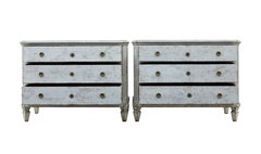 Paar bemalte schwedische Kommoden aus dem 19.