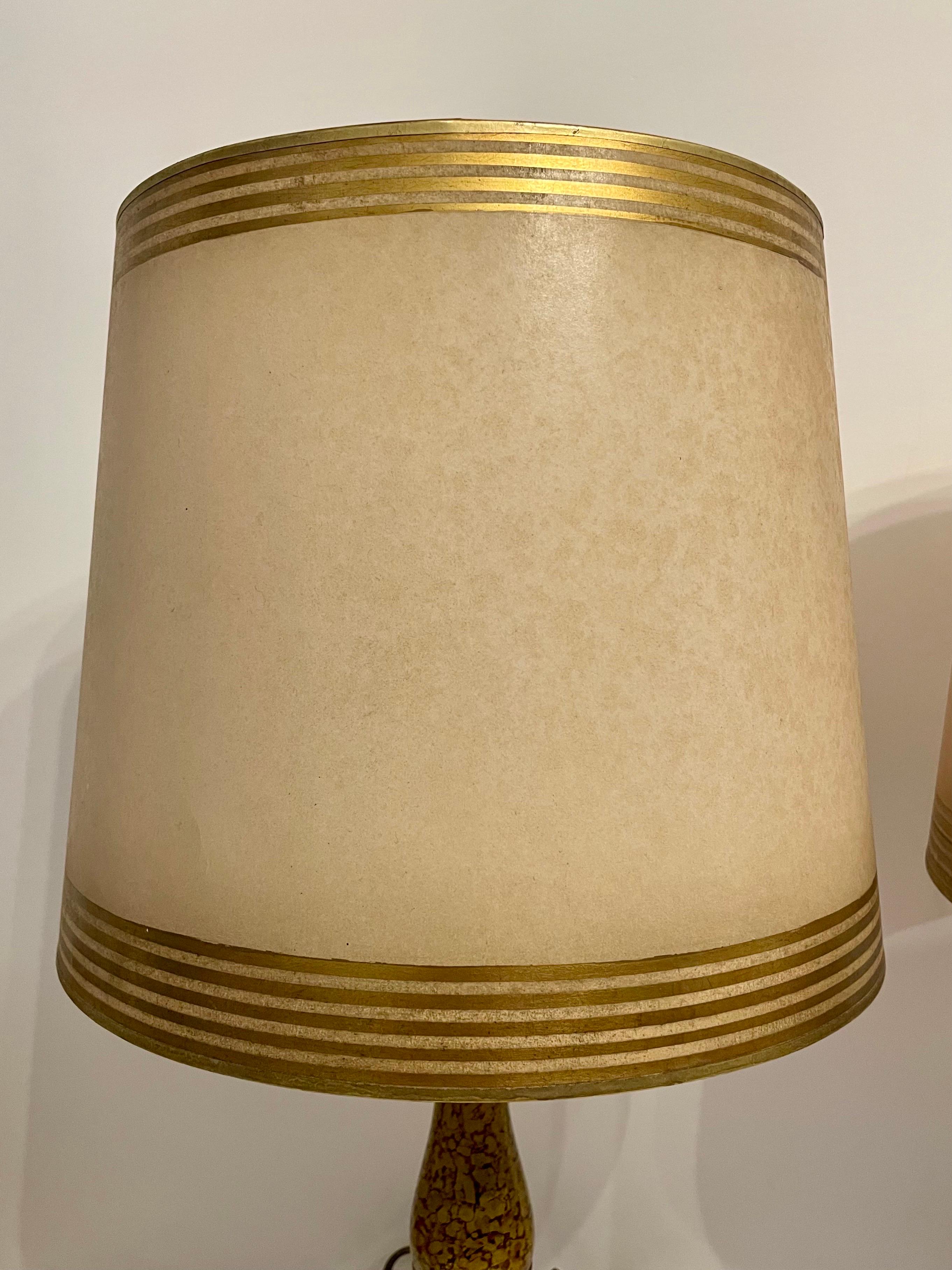 Paar bemalte und vergoldete Borghese Tischlampen im Angebot 3