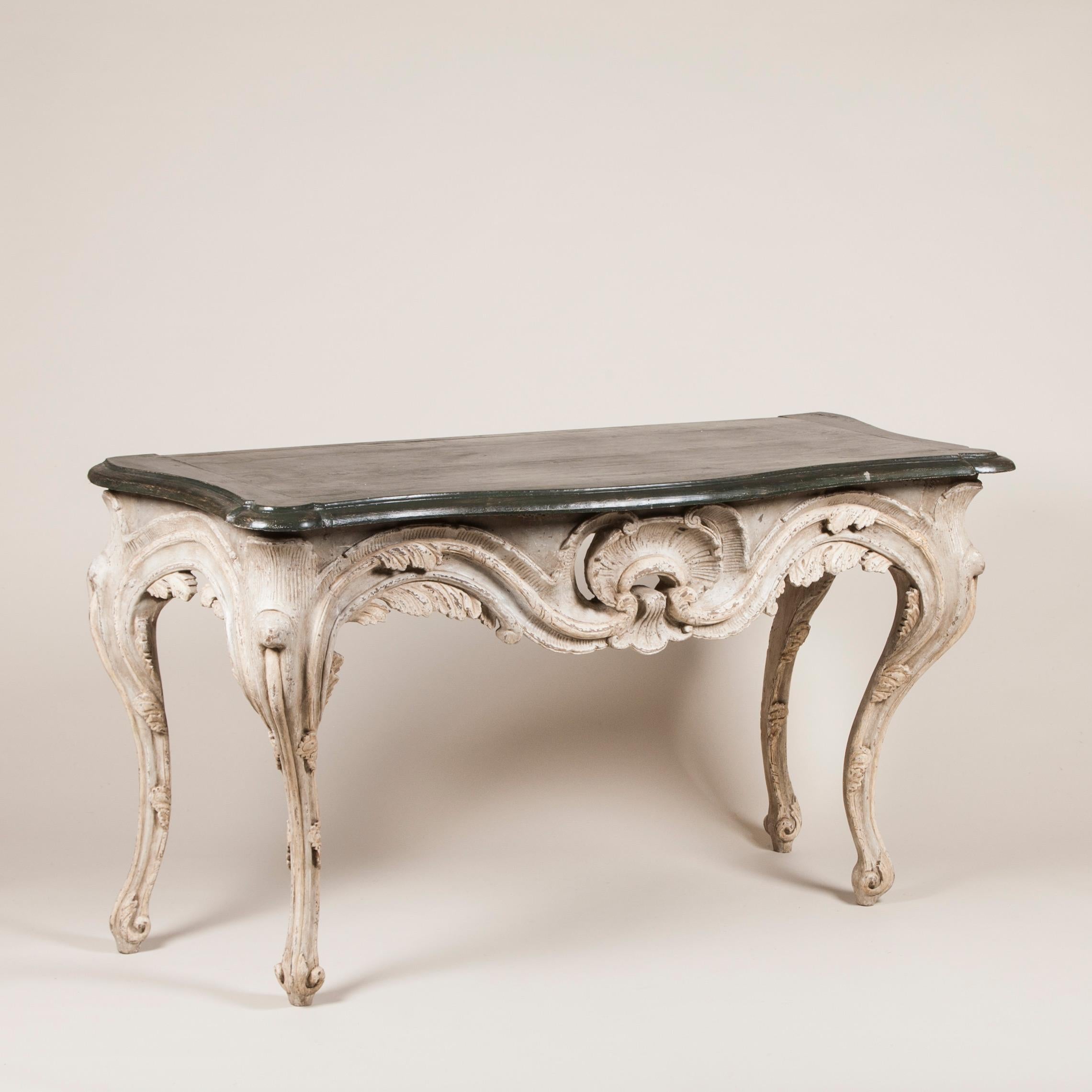 Pair of Painted Baroque Console Tables with Serpentine Tops and Cabriole Legs For Sale 2