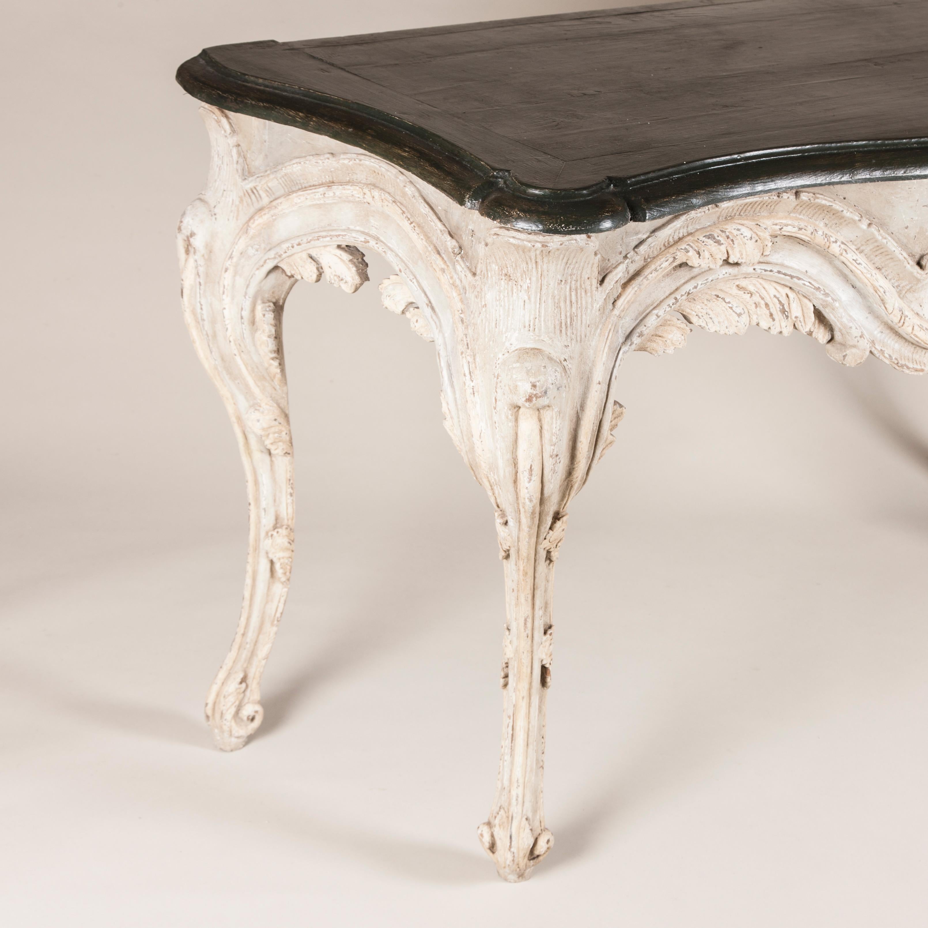 Pair of Painted Baroque Console Tables with Serpentine Tops and Cabriole Legs For Sale 3