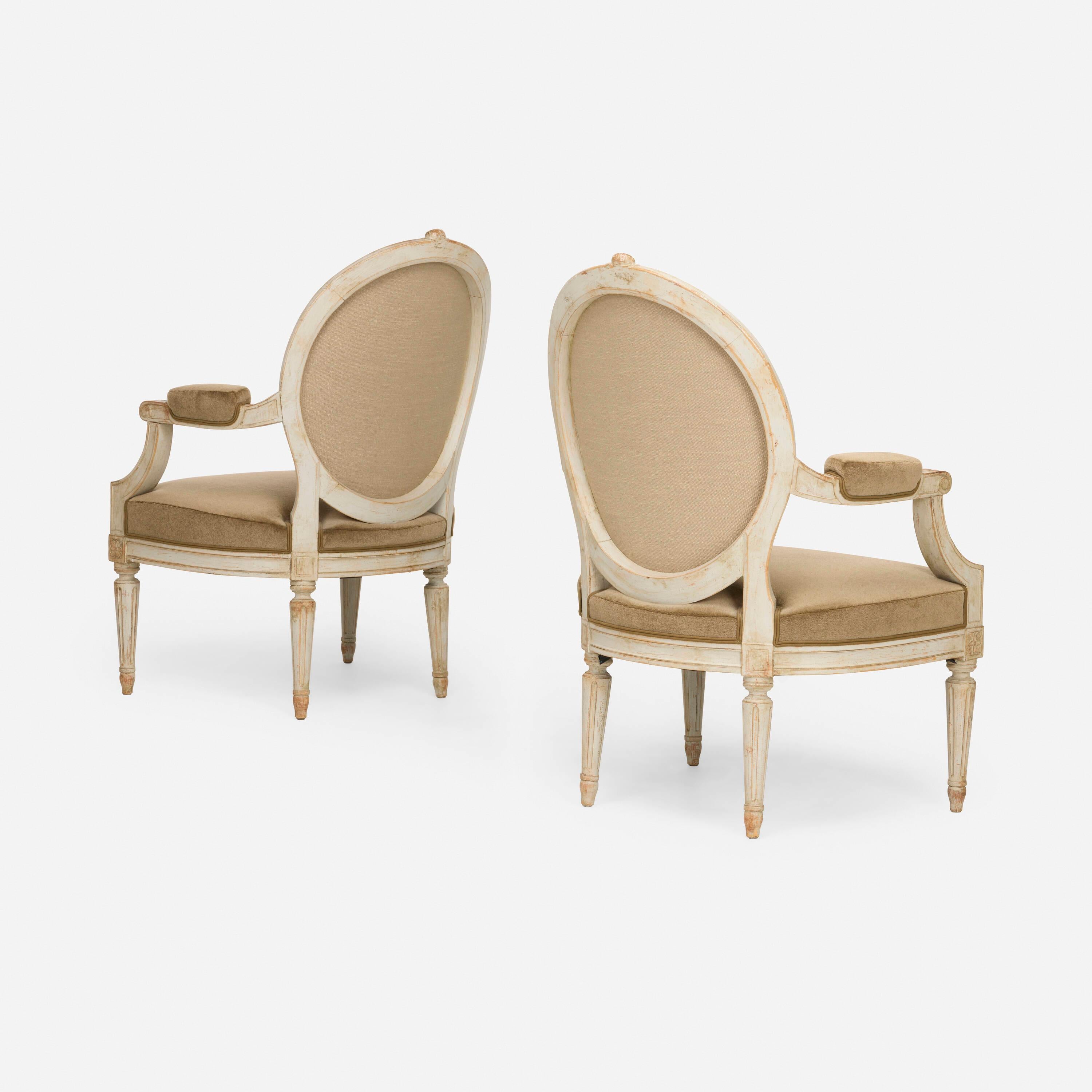 Pareja De Sillones De Madera De Abedul Pintados De Estilo Gustaviano Sueco. Pintado a mano en venta