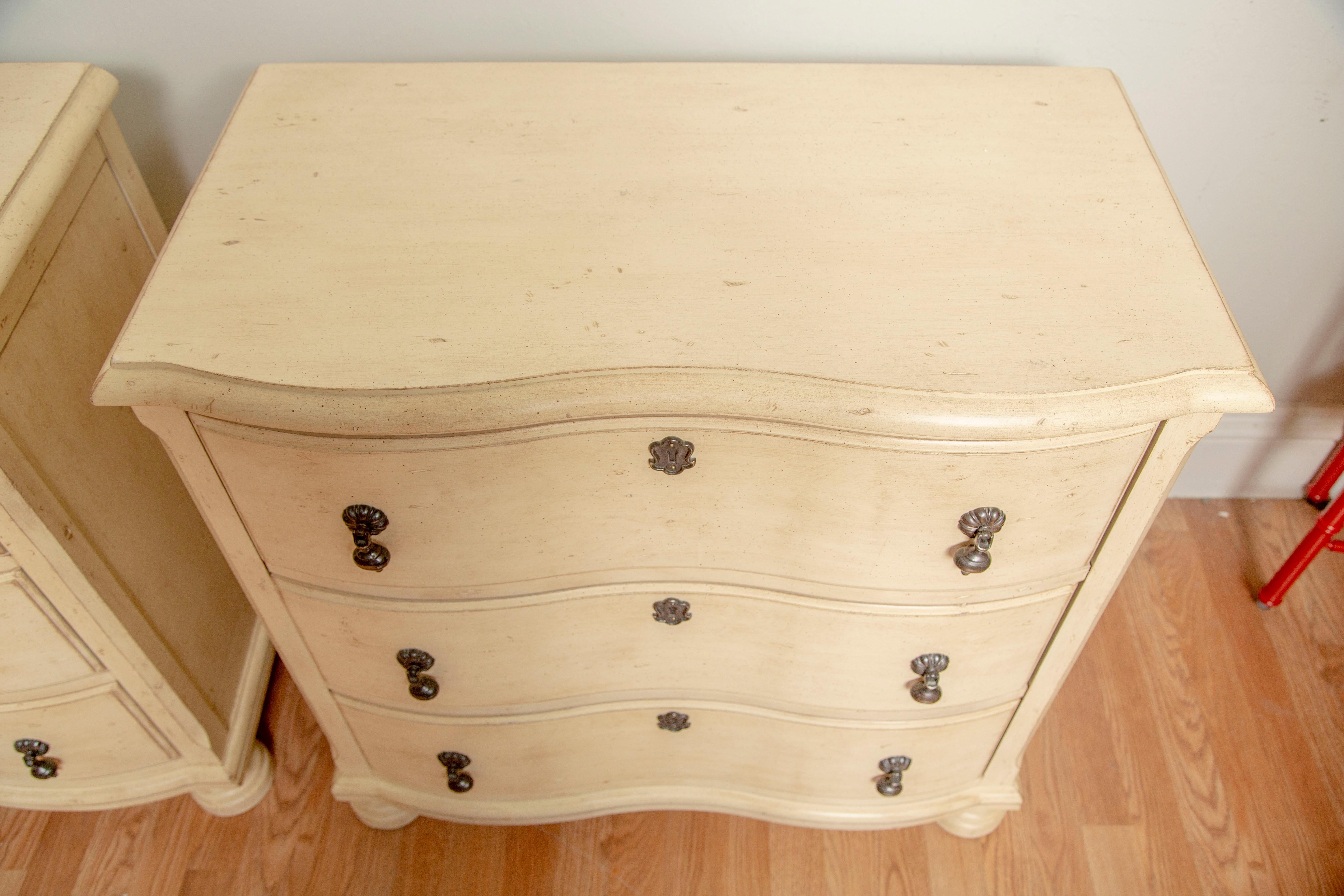 Pair of Painted Country French Chests In Good Condition In West Palm Beach, FL