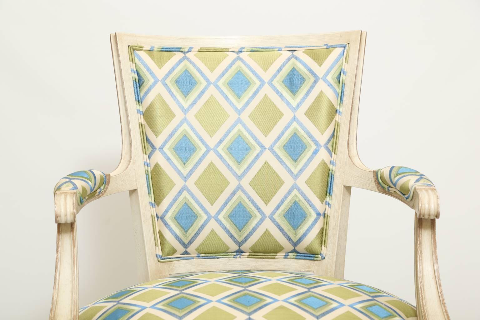 Pair of Painted French Fauteuils In Excellent Condition In West Palm Beach, FL