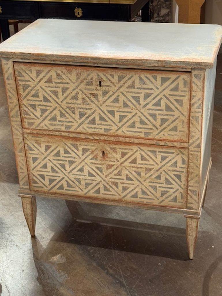 Pareja de mesillas de noche de estilo neoclásico alemán pintadas Alemán en venta