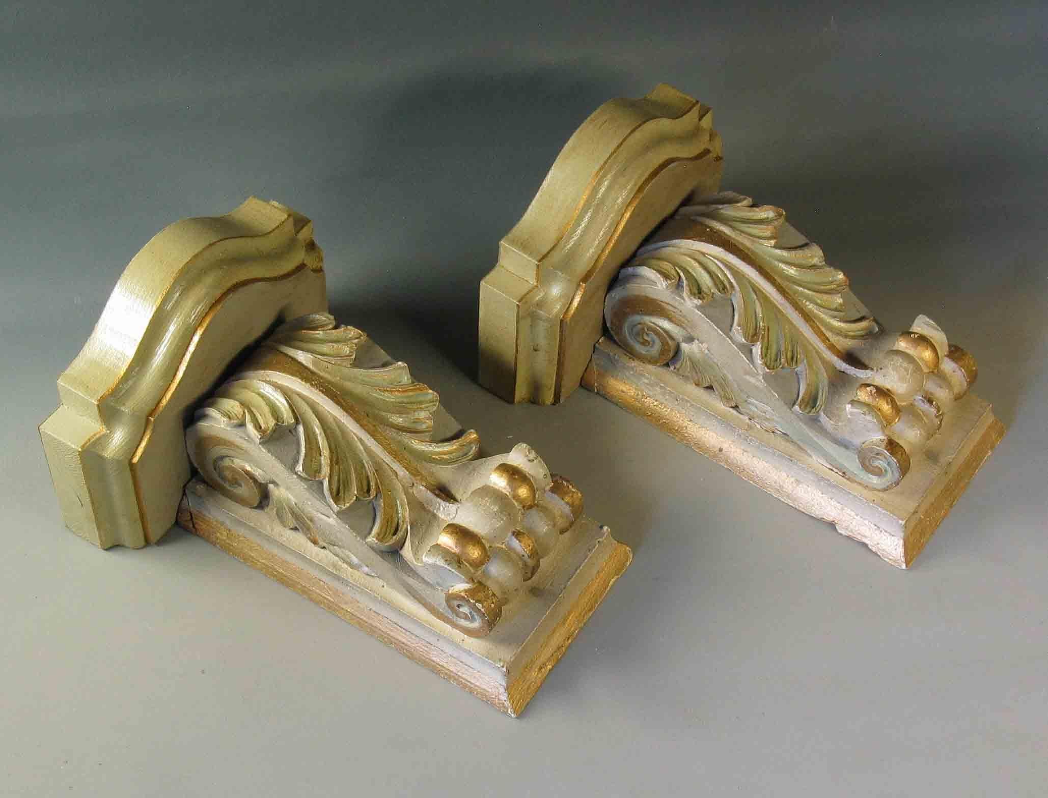 British Colonial Pair of Painted and Gilt Carved Wood Wall Brackets in the Style of William Kent