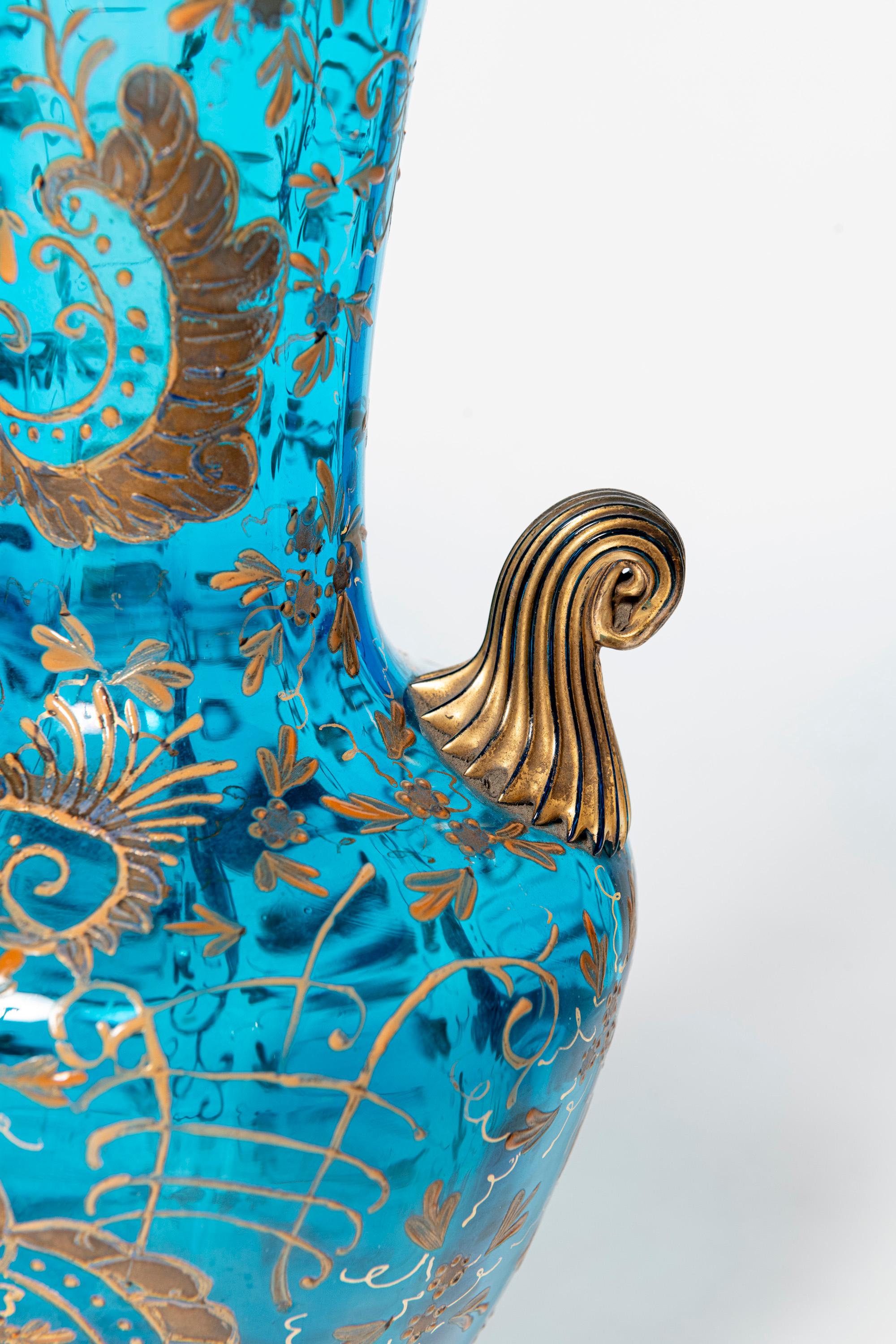 Peint Paire de vases en verre vénitien peint en or. Italie, Début du 20e siècle. en vente