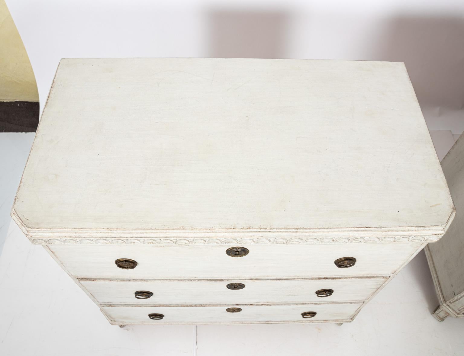 Pair of Painted Gustavian Chest of Drawers For Sale 7