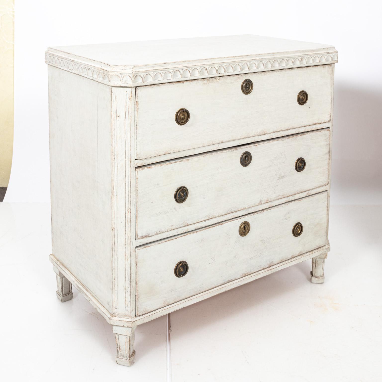 Pair of Painted Gustavian Chest of Drawers For Sale 9
