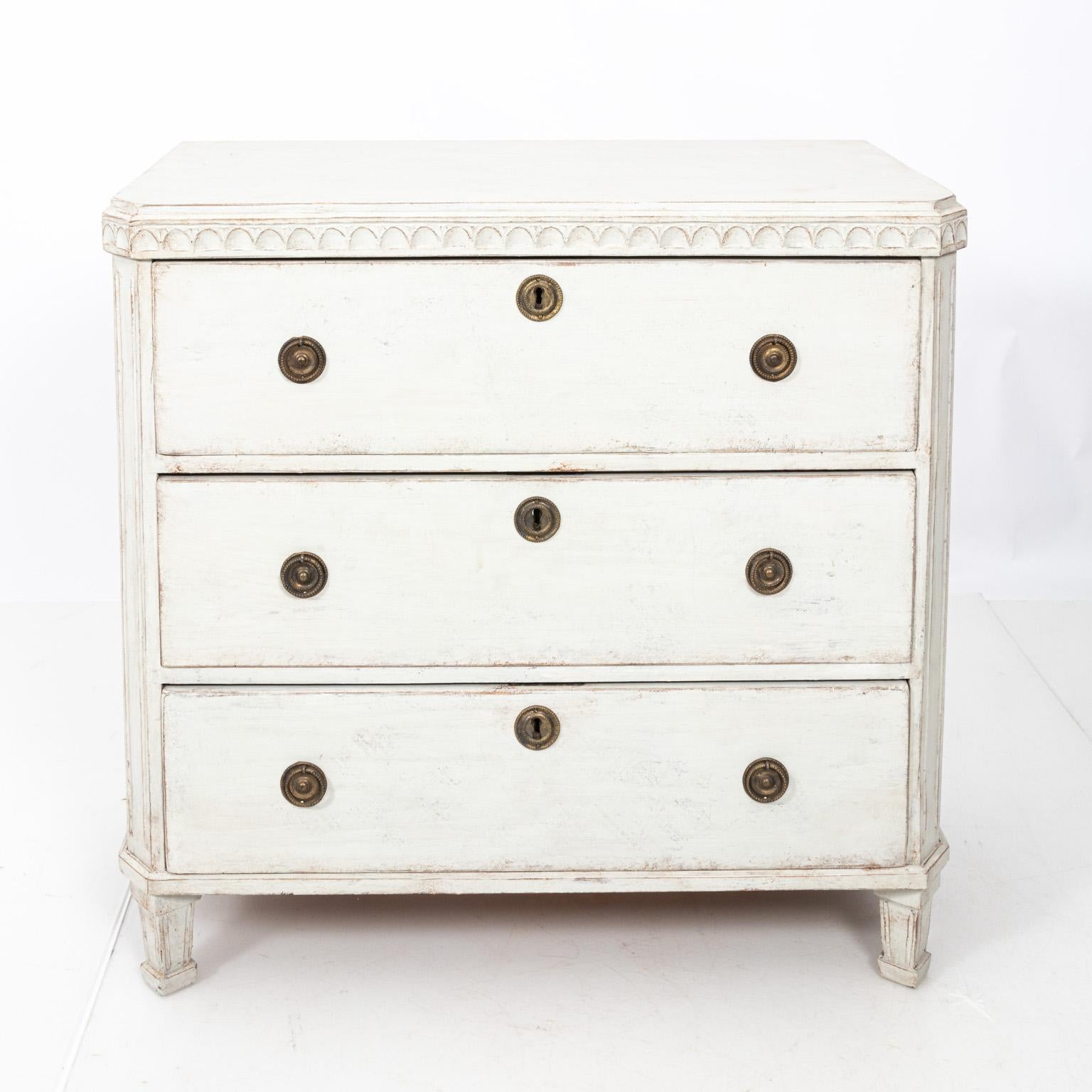 Pair of Painted Gustavian Chest of Drawers For Sale 13