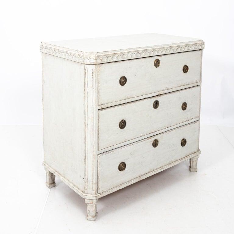 Pair of Painted Gustavian Chest of Drawers In Good Condition In South Salem, NY