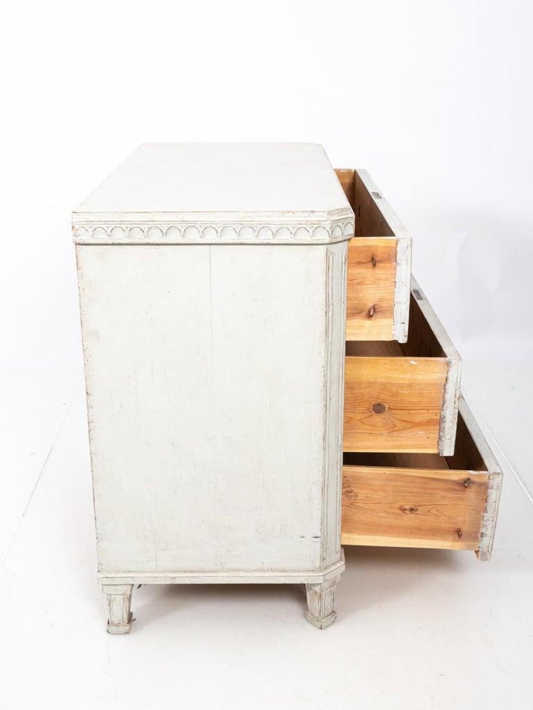 Pair of Painted Gustavian Chest of Drawers 1