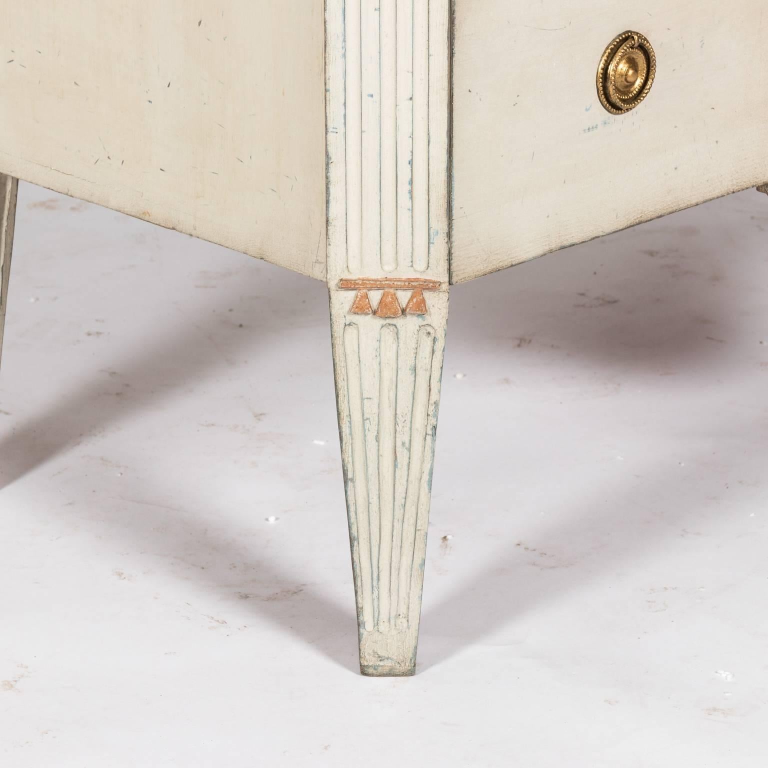 Pair of Painted Gustavian Commodes 6