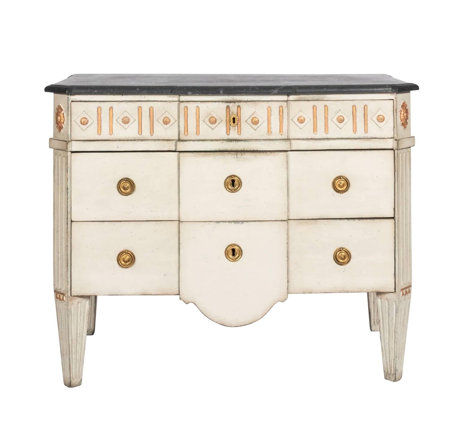 Pair of Painted Gustavian Commodes 11
