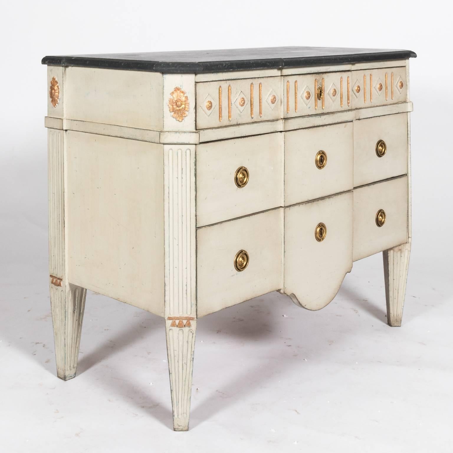 Pair of Painted Gustavian Commodes 4