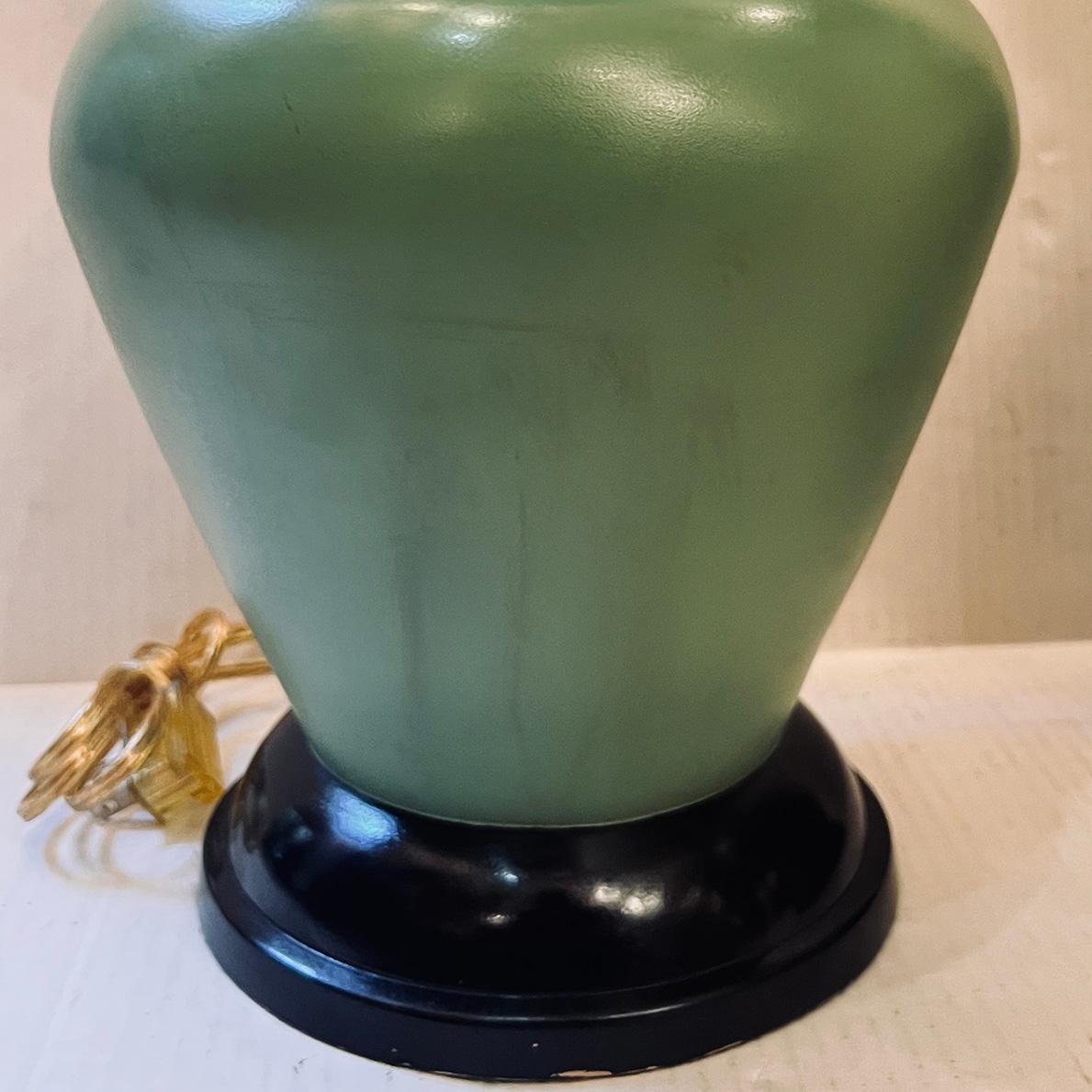 Pareja de lámparas de metal pintado Metal en venta