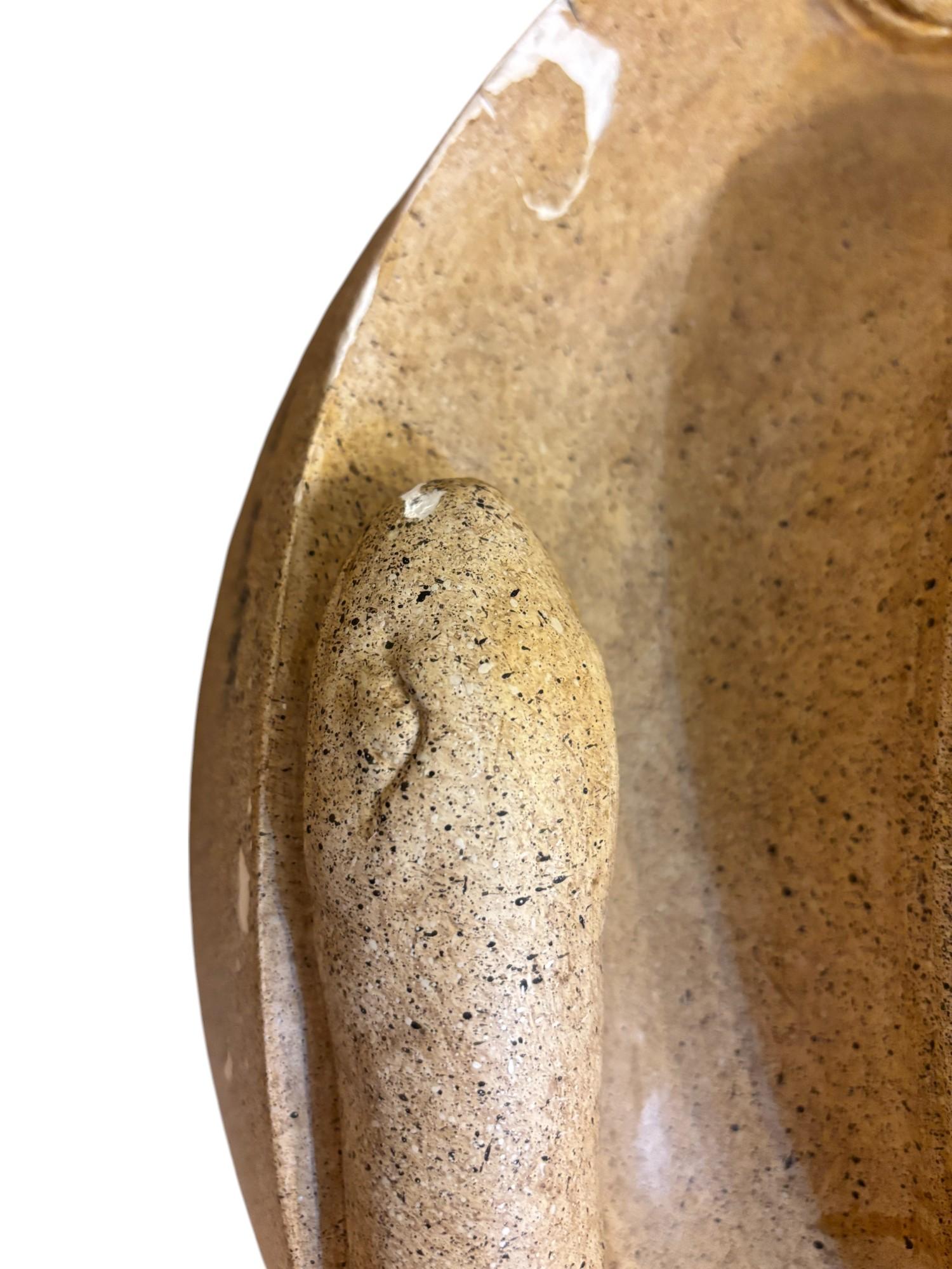 Pair of painted plaster vases with porphyry decoration in the antique style. en vente 7