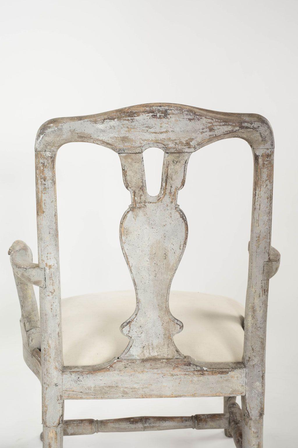 Paire de fauteuils suédois peints rococo en vente 4