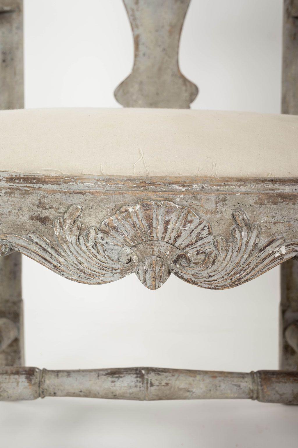 Paire de fauteuils suédois peints rococo Bon état - En vente à Houston, TX