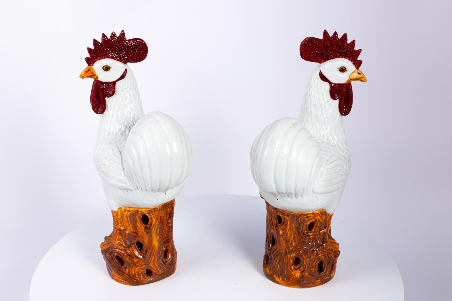 Pair of Painted Rooster Statues In Good Condition For Sale In Stamford, CT