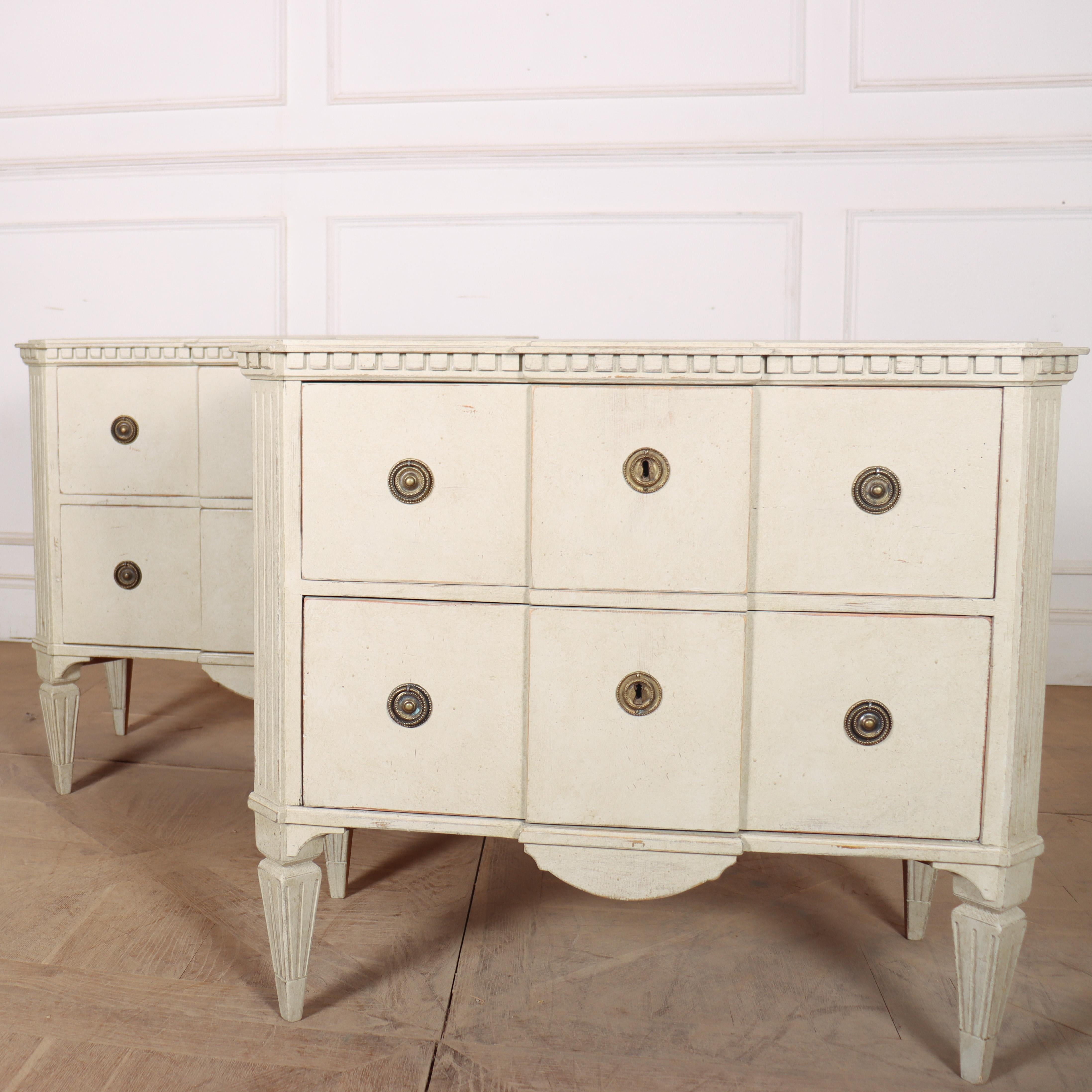 Good pair of 19th century painted Swedish breakfront commodes. 1880.


Code: 8868

Dimensions:
W: 34
