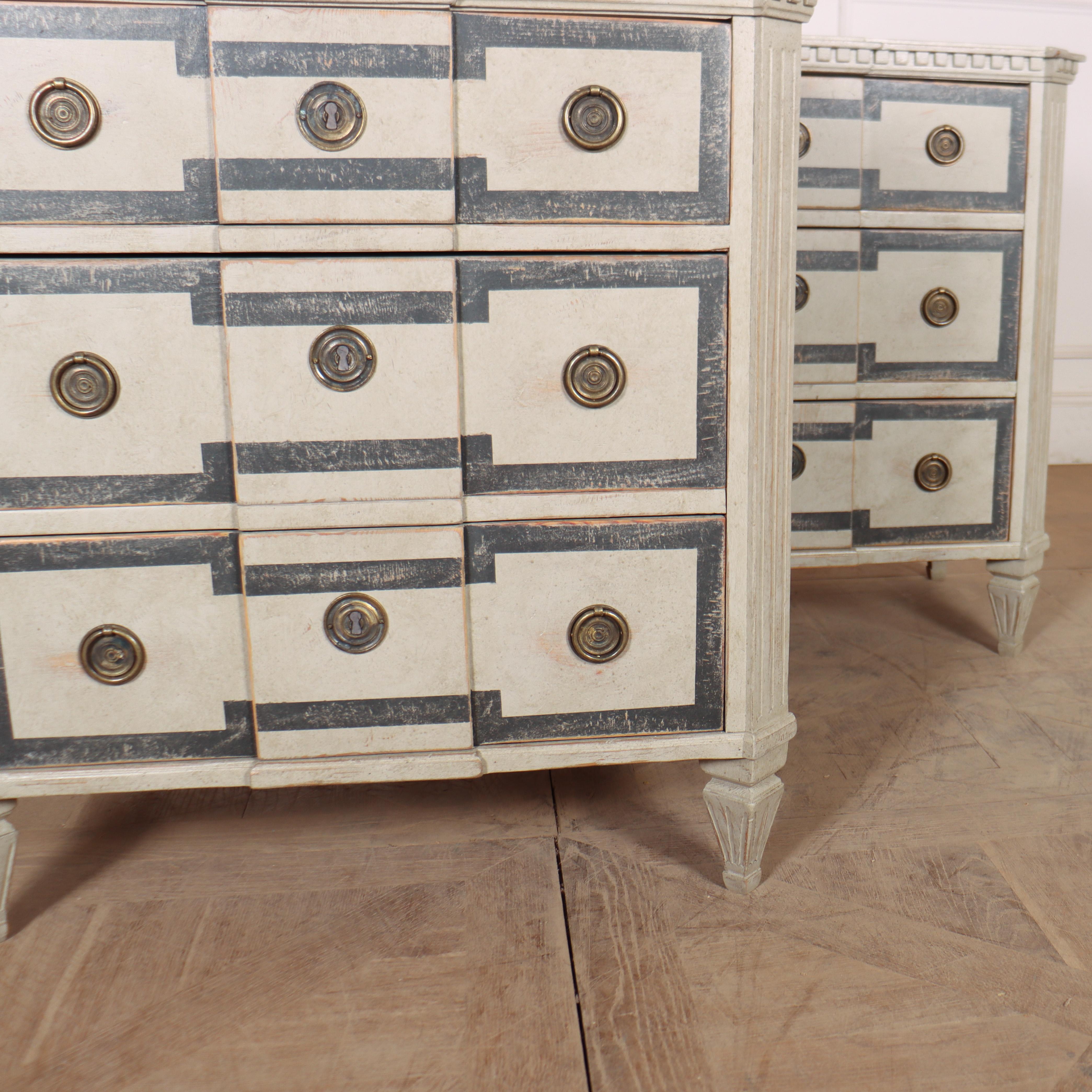 19th Century Pair of Painted Swedish Breakfront Commodes For Sale