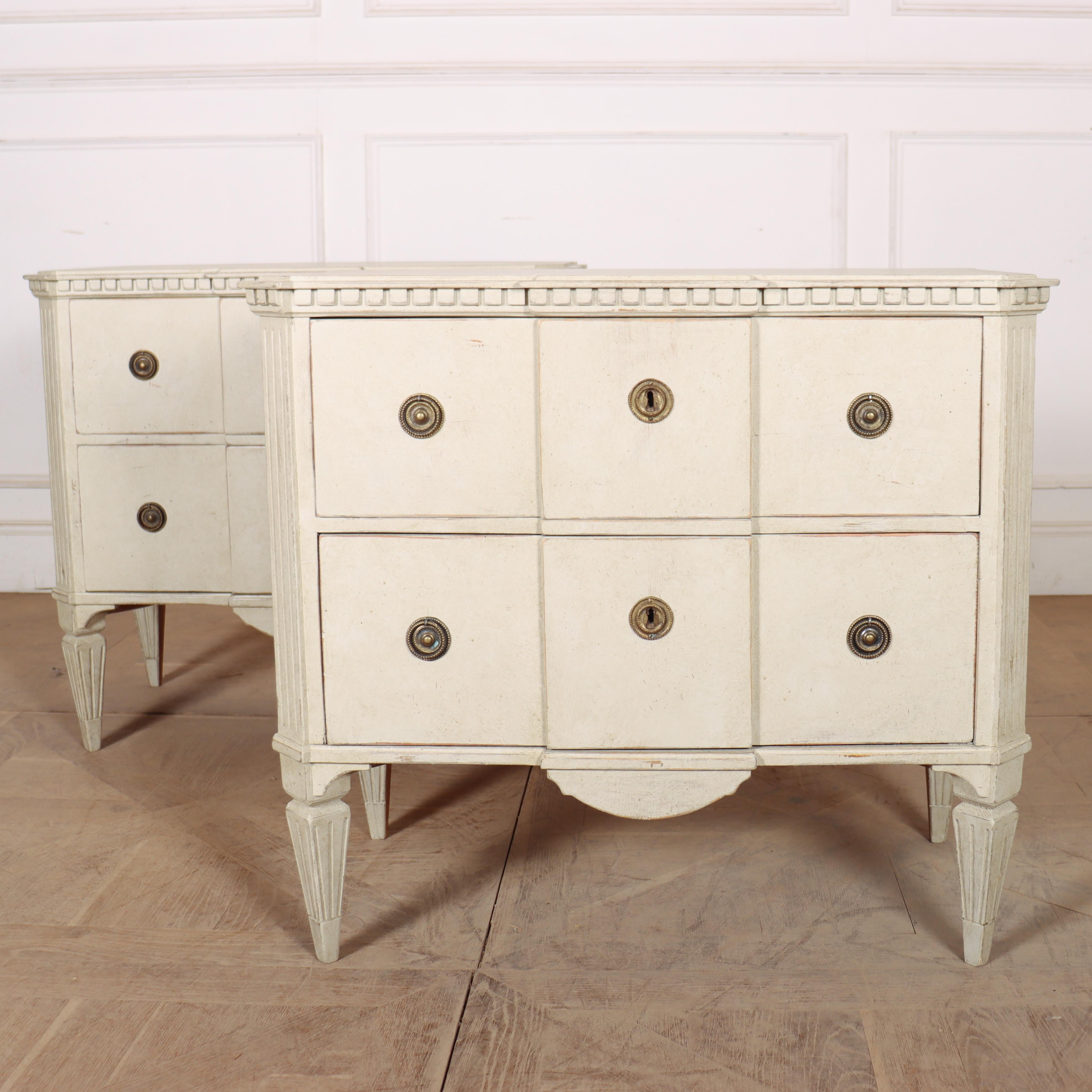 Pair of Painted Swedish Breakfront Commodes For Sale 1