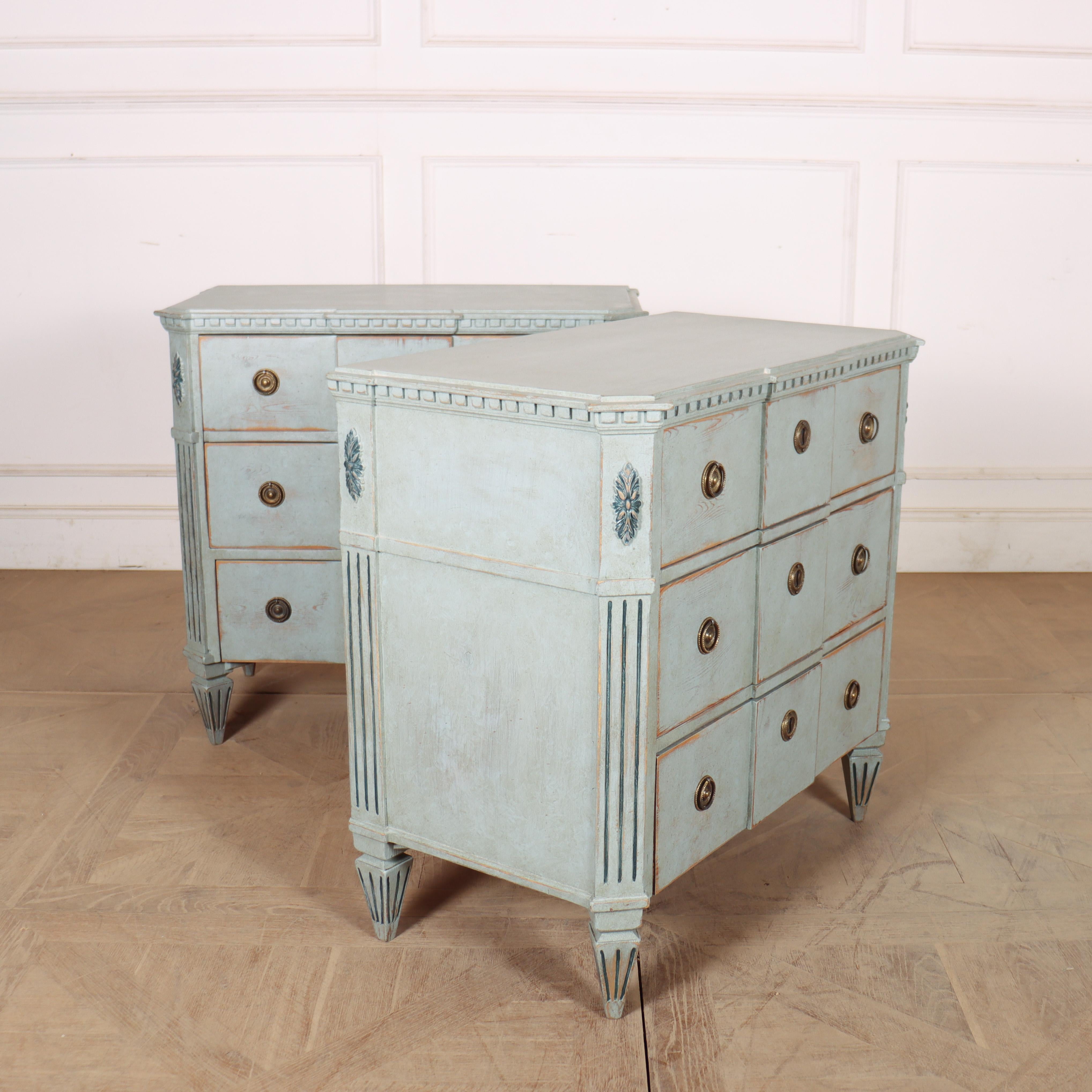 Pair of Painted Swedish Breakfront Commodes For Sale 2